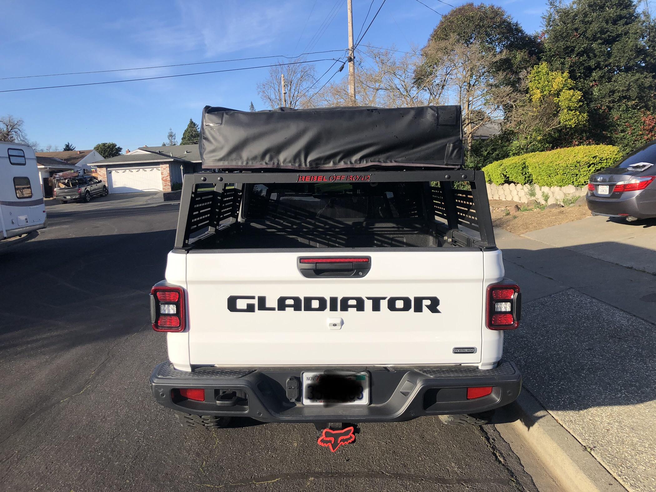 Jeep Gladiator Smittybilt Gen 2 rooftop tent 8E674913-B29E-423D-A91E-A388BCDBA650