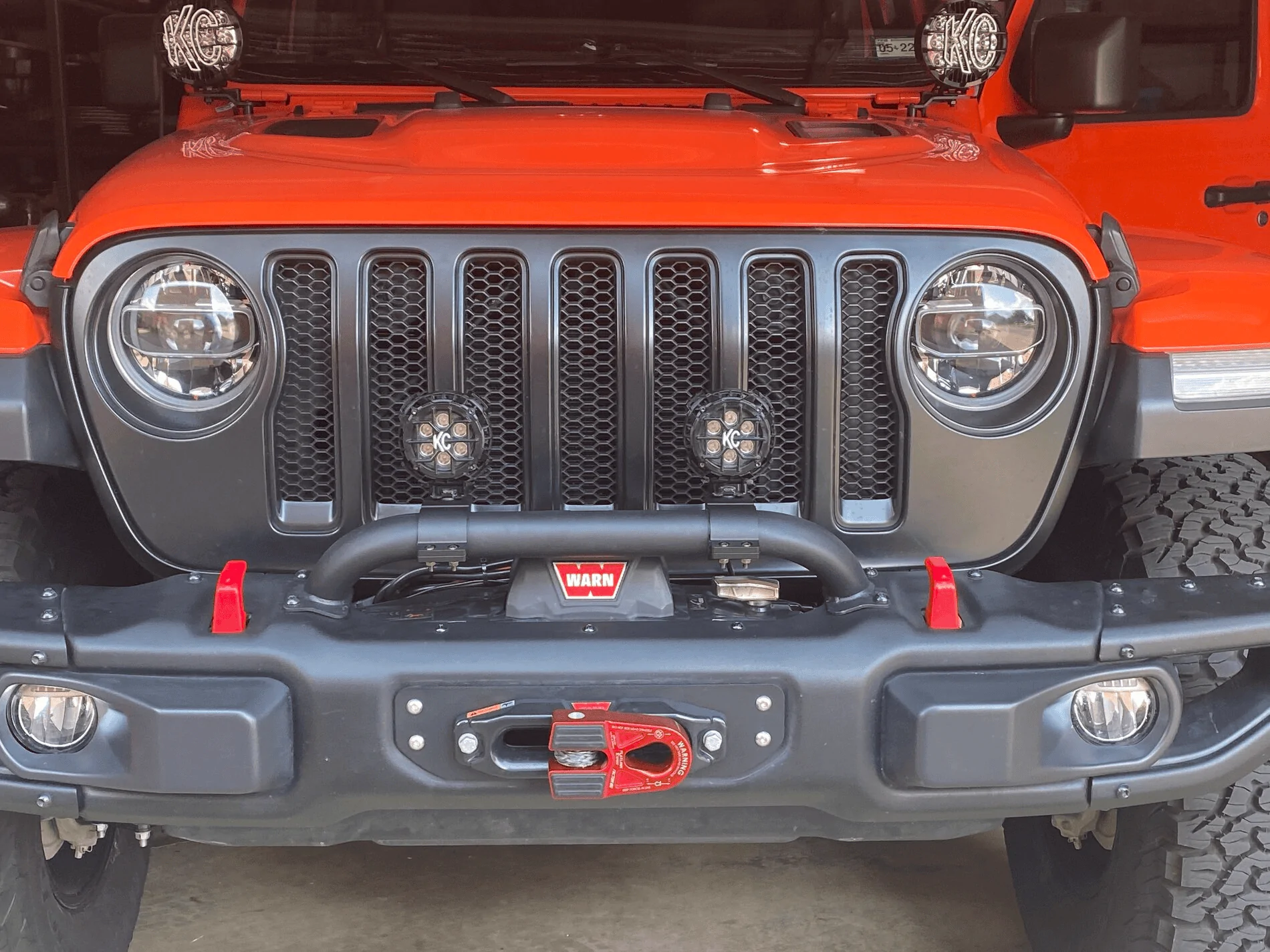 Jeep Gladiator Wanting a pair of round KC lights to run off of my winch guard 1645643454397