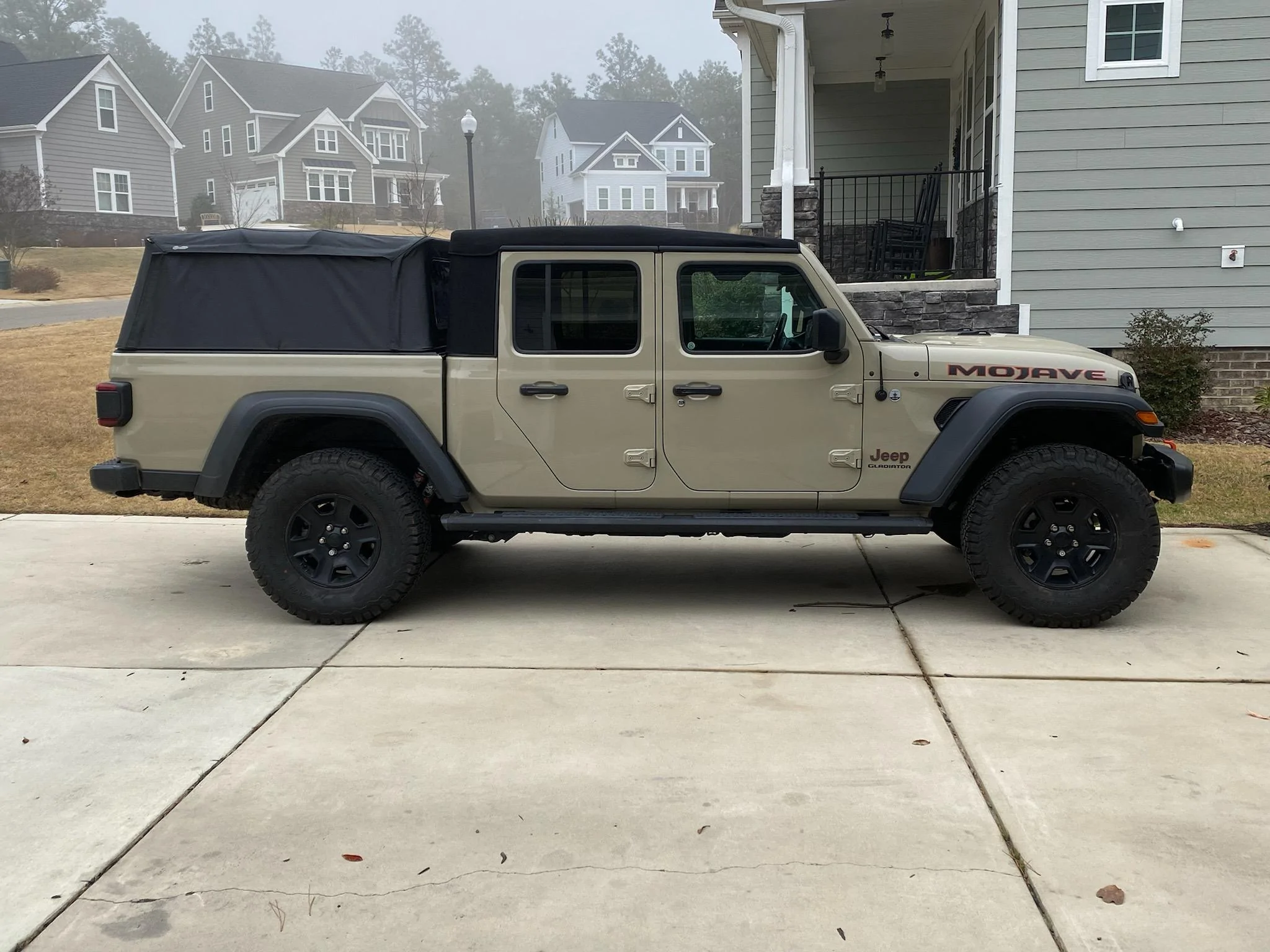 Jeep Gladiator GOBI Gladiator JT Club 746EB028-7E70-4BD4-85D4-87D22D82A0AE