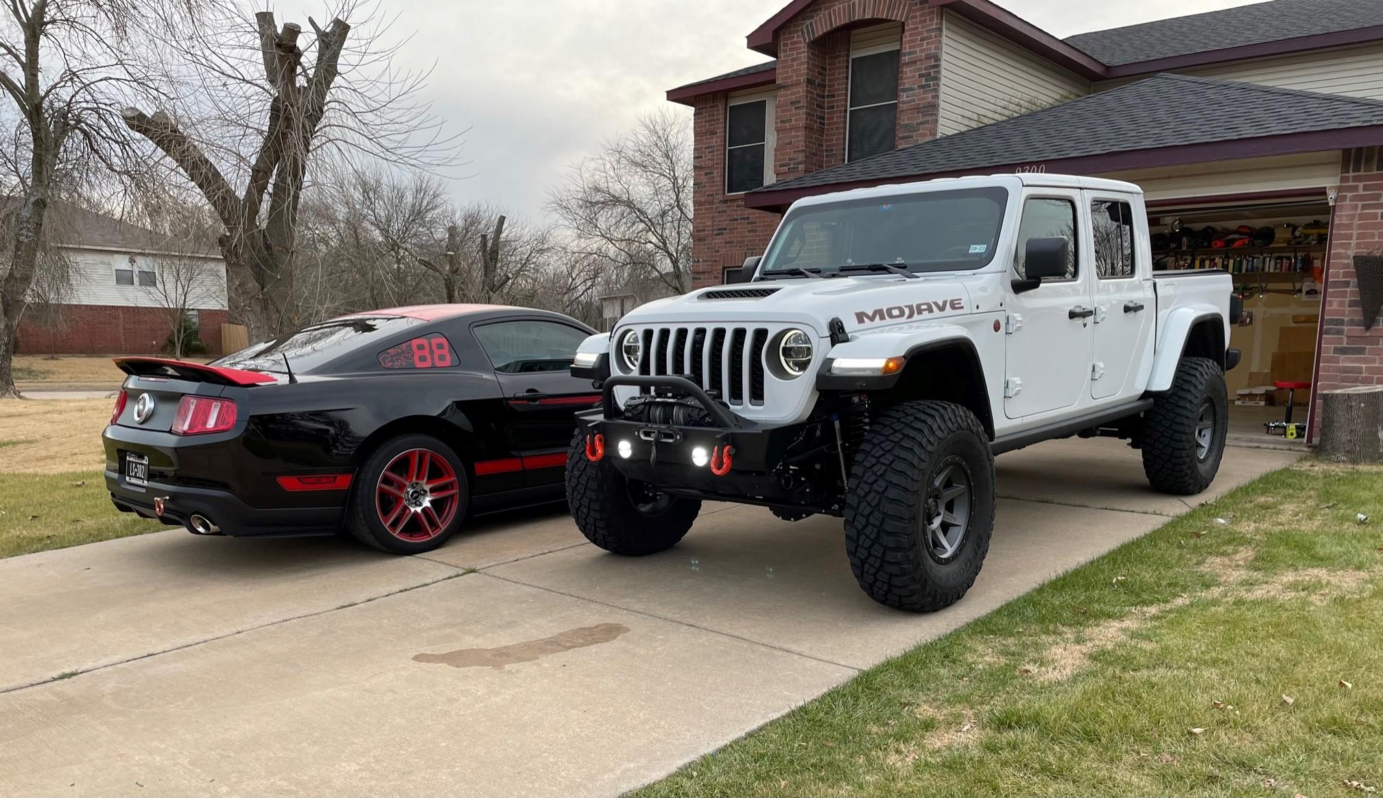 Jeep Gladiator Side by side and JT? Boss JT