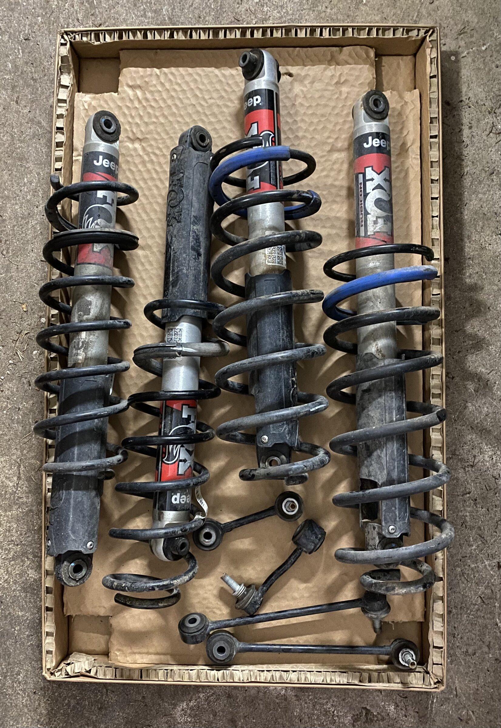 Jeep Gladiator Gladiator Rubicon stock suspension - $100 D6F2121C-F3C5-4870-B6C4-600E1ECE7E7F