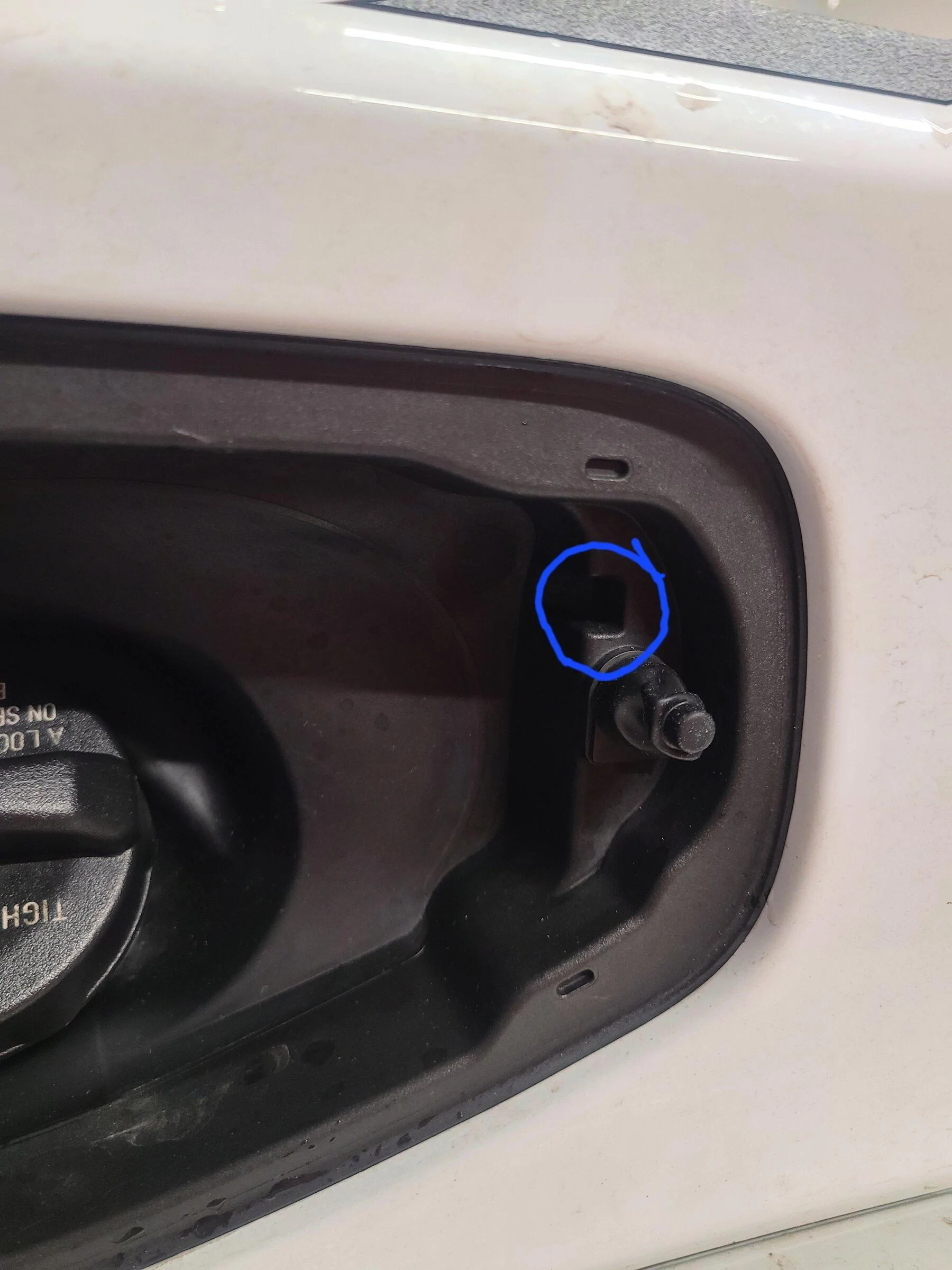 Jeep Gladiator Fuel Door Solution 20220224_201323