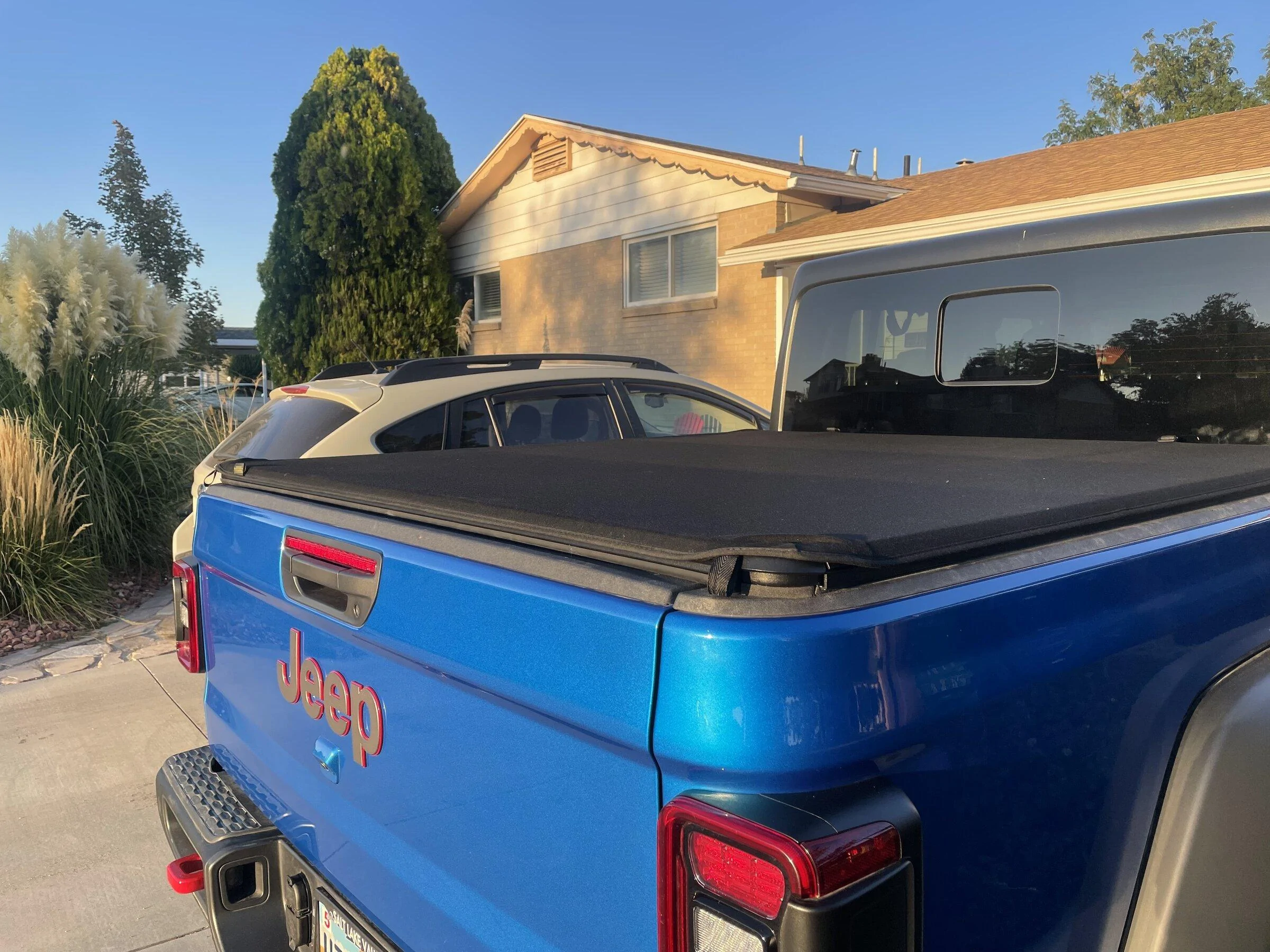 Jeep Gladiator Should I get Bestop Supertop 2 w or w/o tonneau? EB3E78A0-7C38-4D67-93B3-90CF439F9603