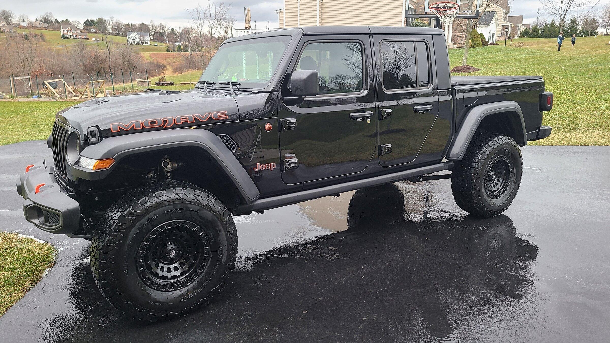 Jeep Gladiator Lets see all those Gladiators with lifts and bigger tires! 20220102_160027