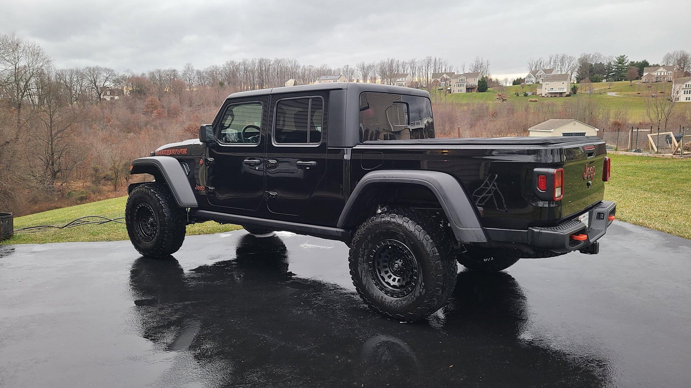 Jeep Gladiator Lets see all those Gladiators with lifts and bigger tires! 20220102_160005