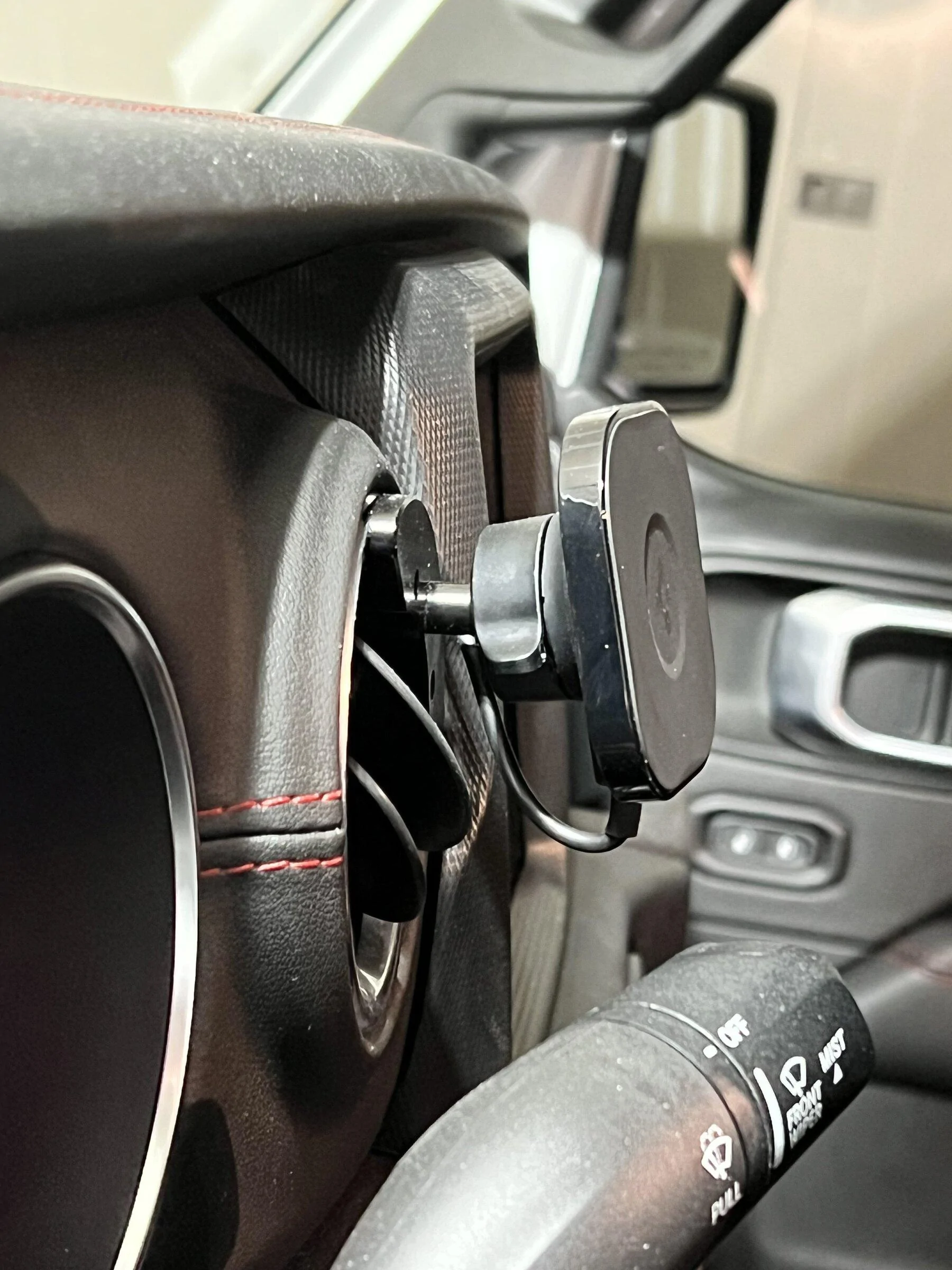 Jeep Gladiator Phone Solutions tempImagea2syRt