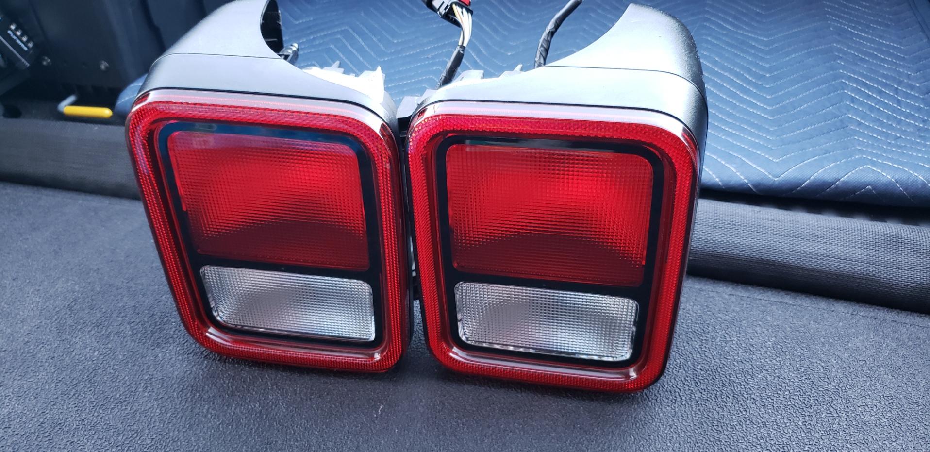 Jeep Gladiator For Sale: OEM Halogen Tail Lights 20220223_174201