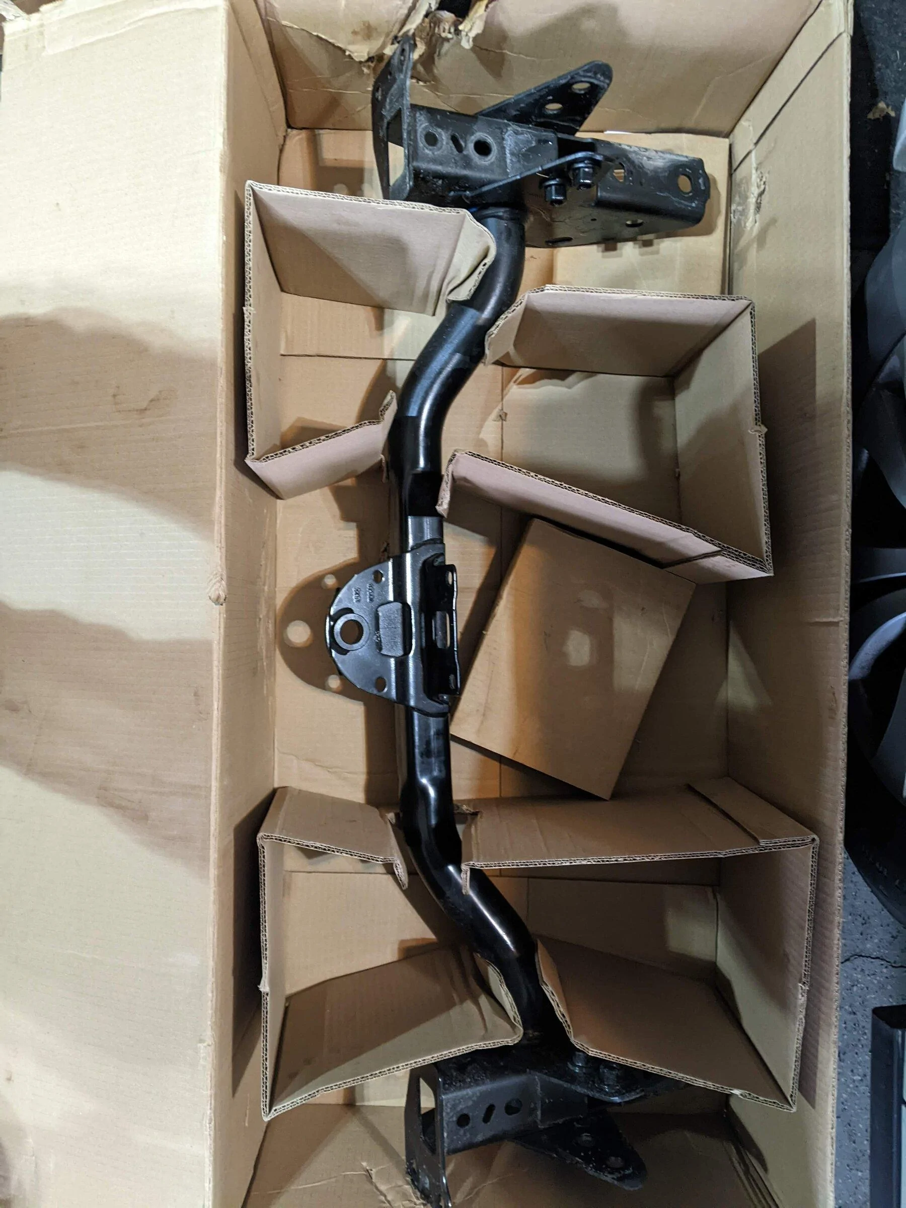 Jeep Gladiator OEM Bumper Hitch & New Hardware (FREE - pickup) PXL_20220226_182318553