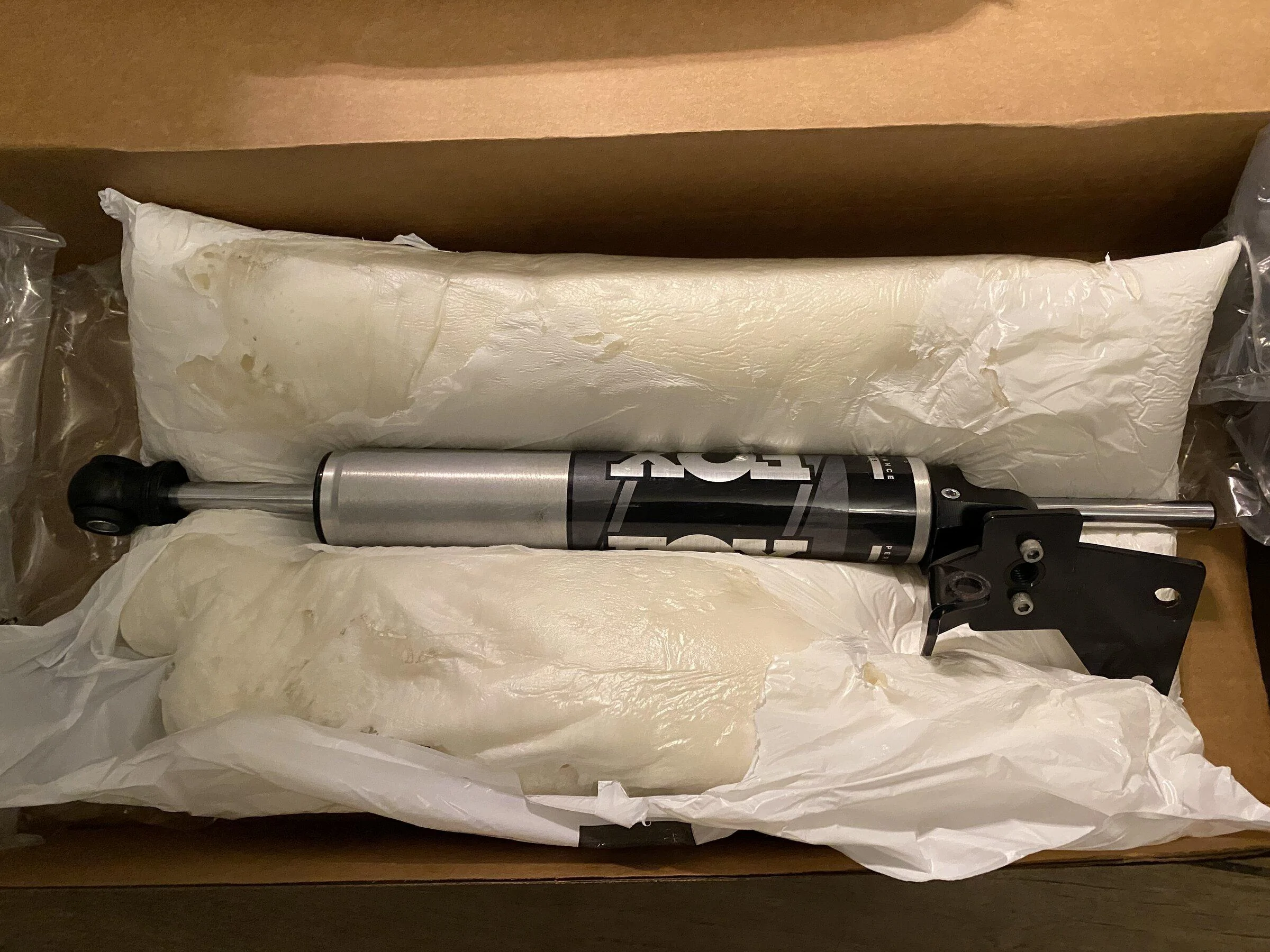 Jeep Gladiator FOX 2.0 PERFORMANCE SERIES THROUGH SHAFT STABILIZER E361641D-BB3E-4D0B-8AAE-30E1C69090FB