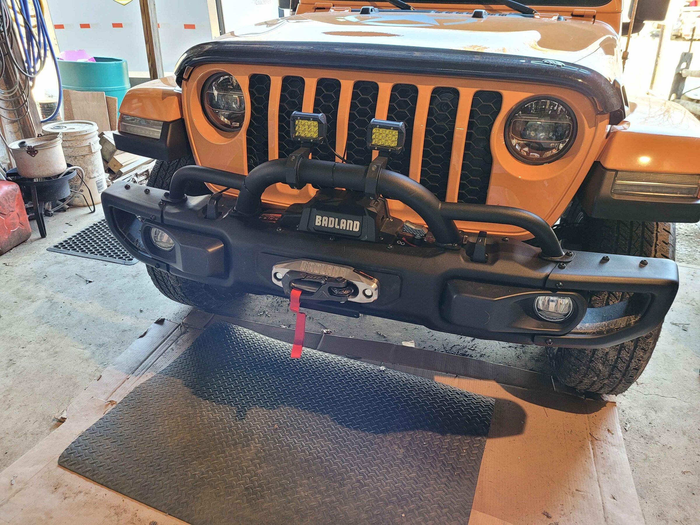 Jeep Gladiator Warn Low vs Mid Height Grill Guard 20220227_oscar