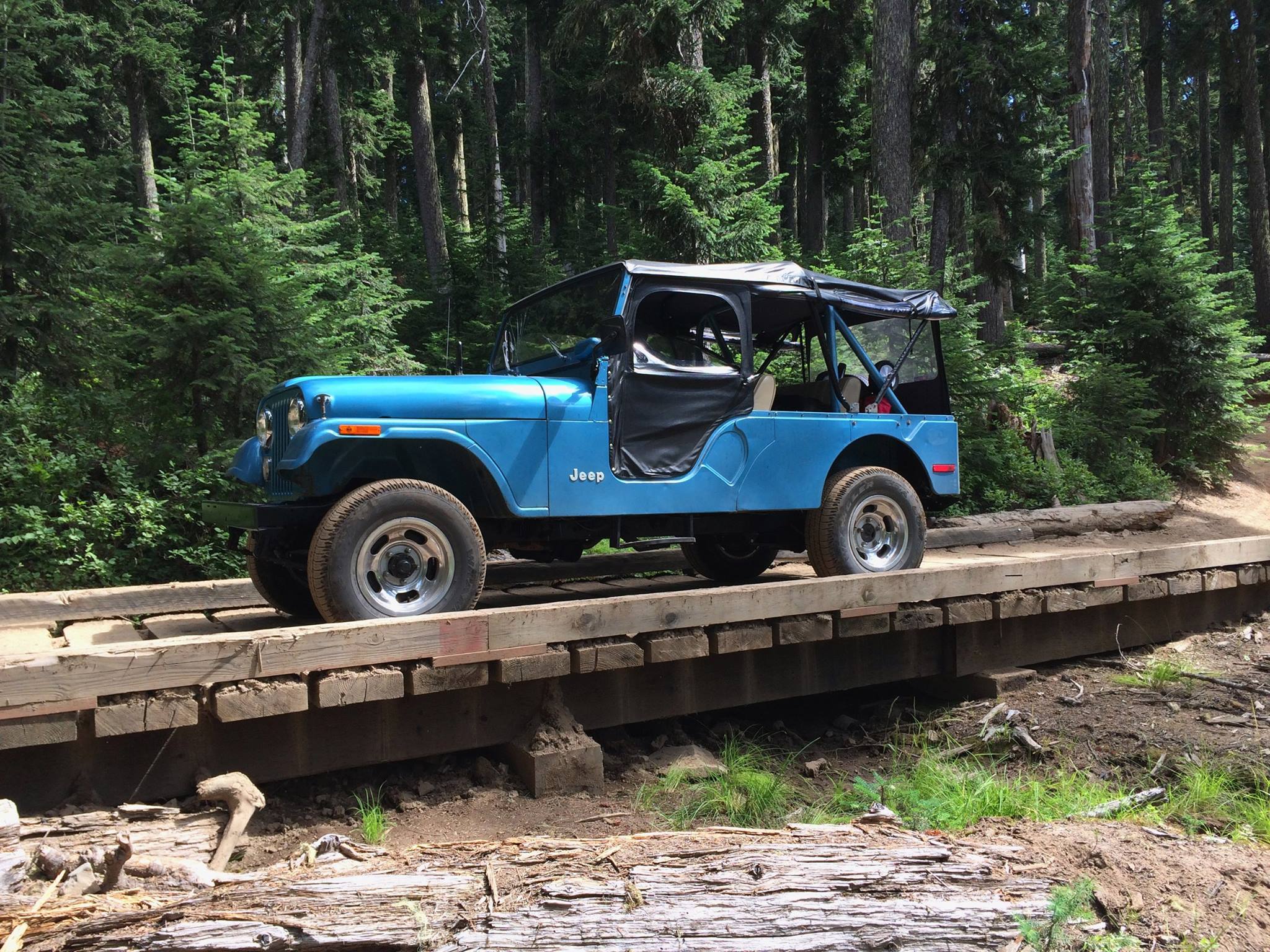 Jeep Gladiator Old School Jeeps 20900669_10213897655656615_2414923133012697379_o