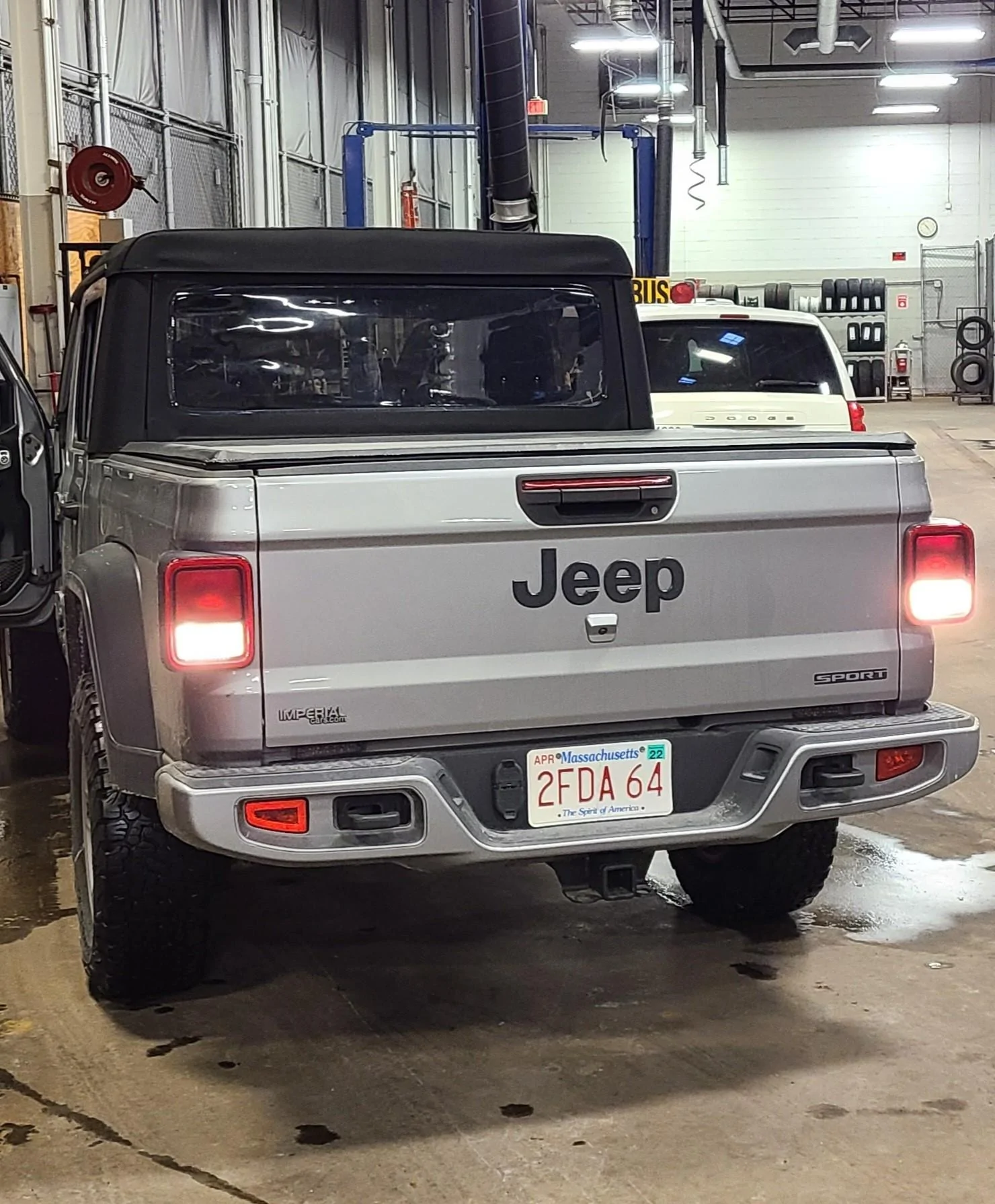 Jeep Gladiator Recall: Manual Transmission / Clutch Recall for 2020-2021 Jeep Gladiator (Notice: 21V-028) revers