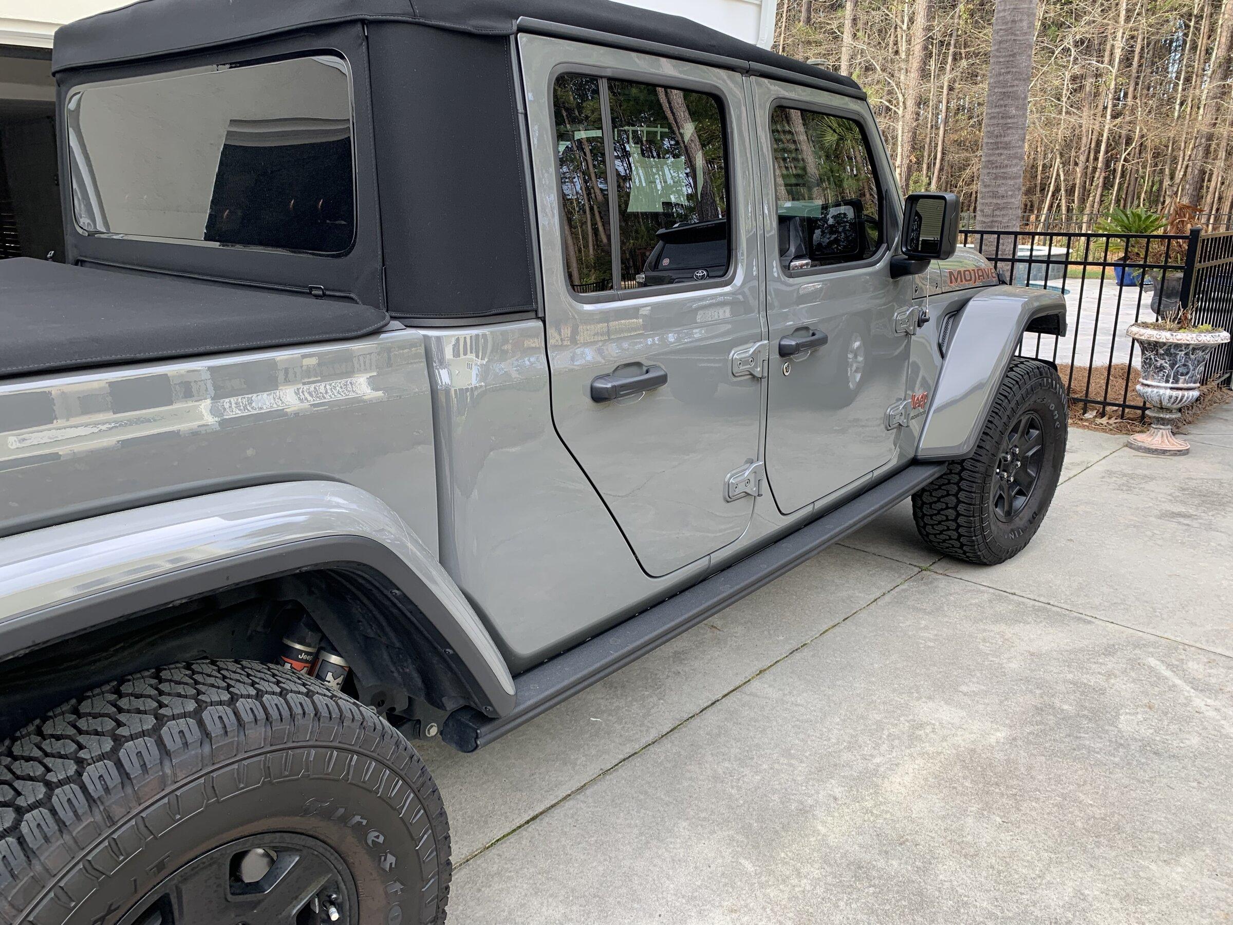 Jeep Gladiator 2020 Jeep Mojave Sting-Ray 16E2CD78-3DDA-4EA0-BCD8-44A37BF4FB69