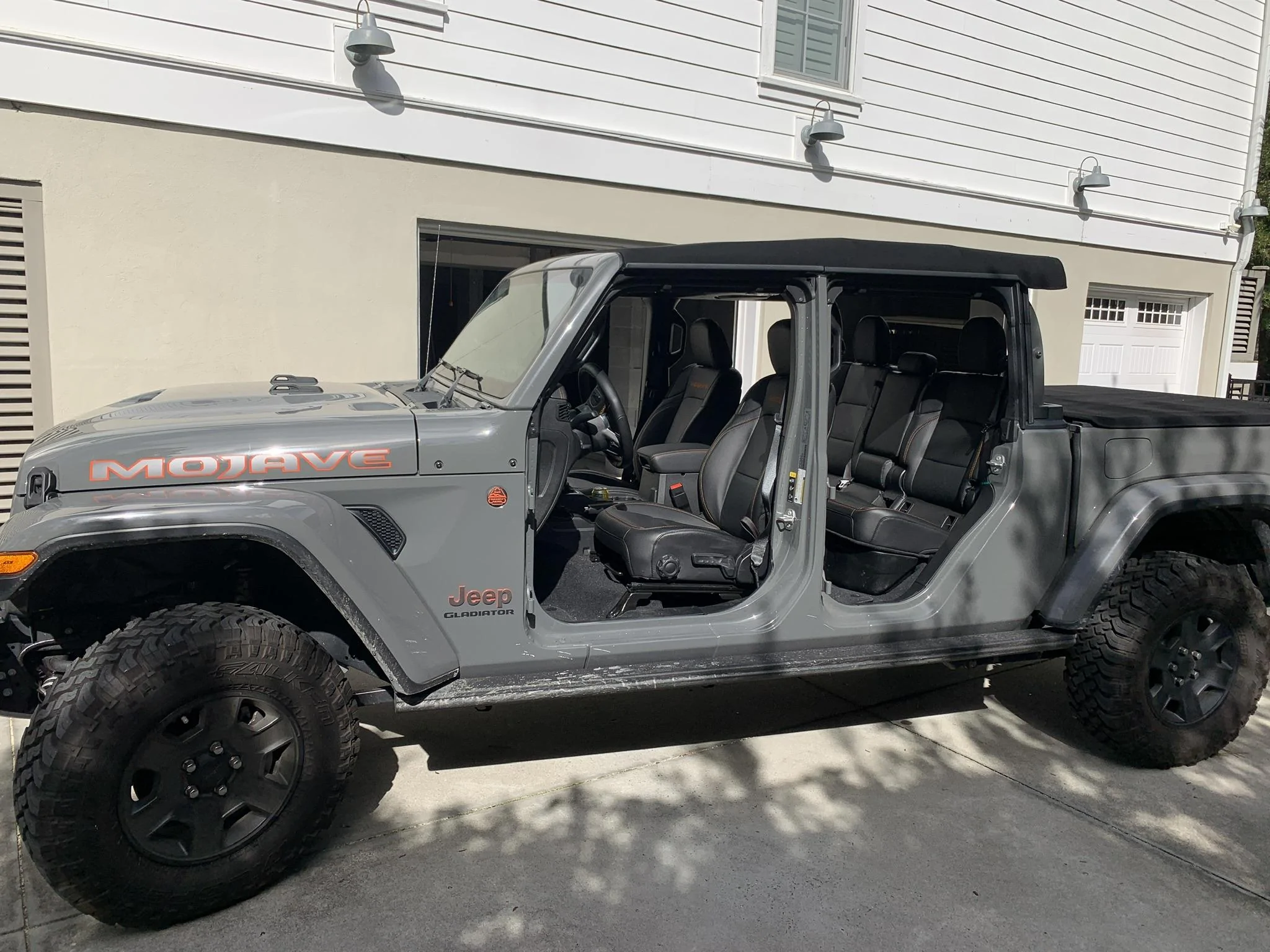 Jeep Gladiator 2020 Jeep Mojave Sting-Ray E2A85BD1-941C-4457-8E7B-35F6B1014DF7
