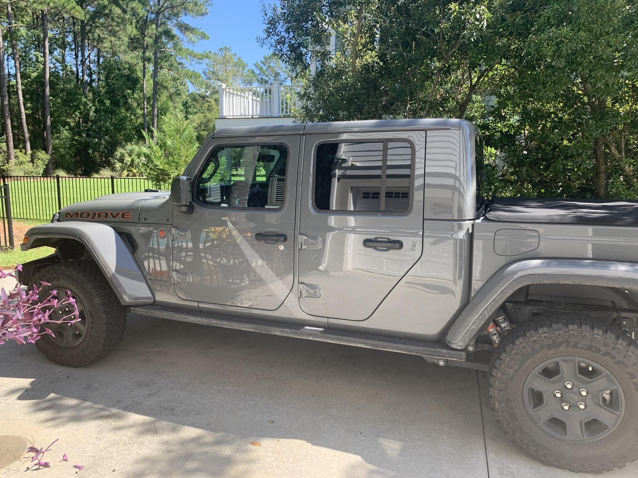 Jeep Gladiator 2020 Jeep Mojave Sting-Ray CDEEB595-3B17-42EB-BDC7-A3CE092F85C2