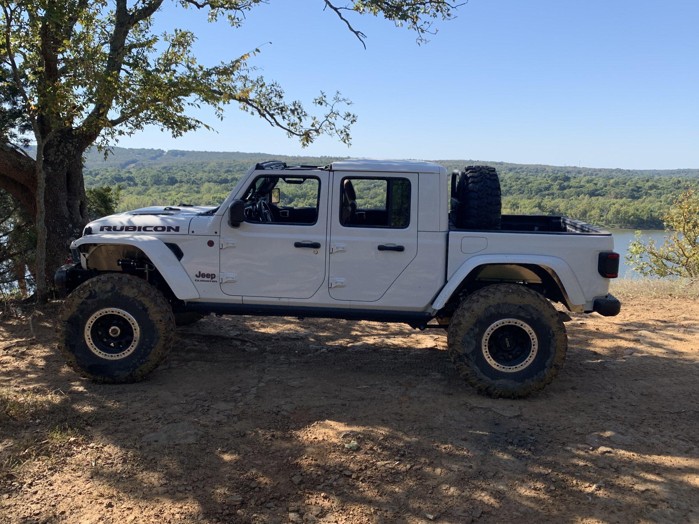 Jeep Gladiator Show me your Gladiators on 40's. IMG_2079