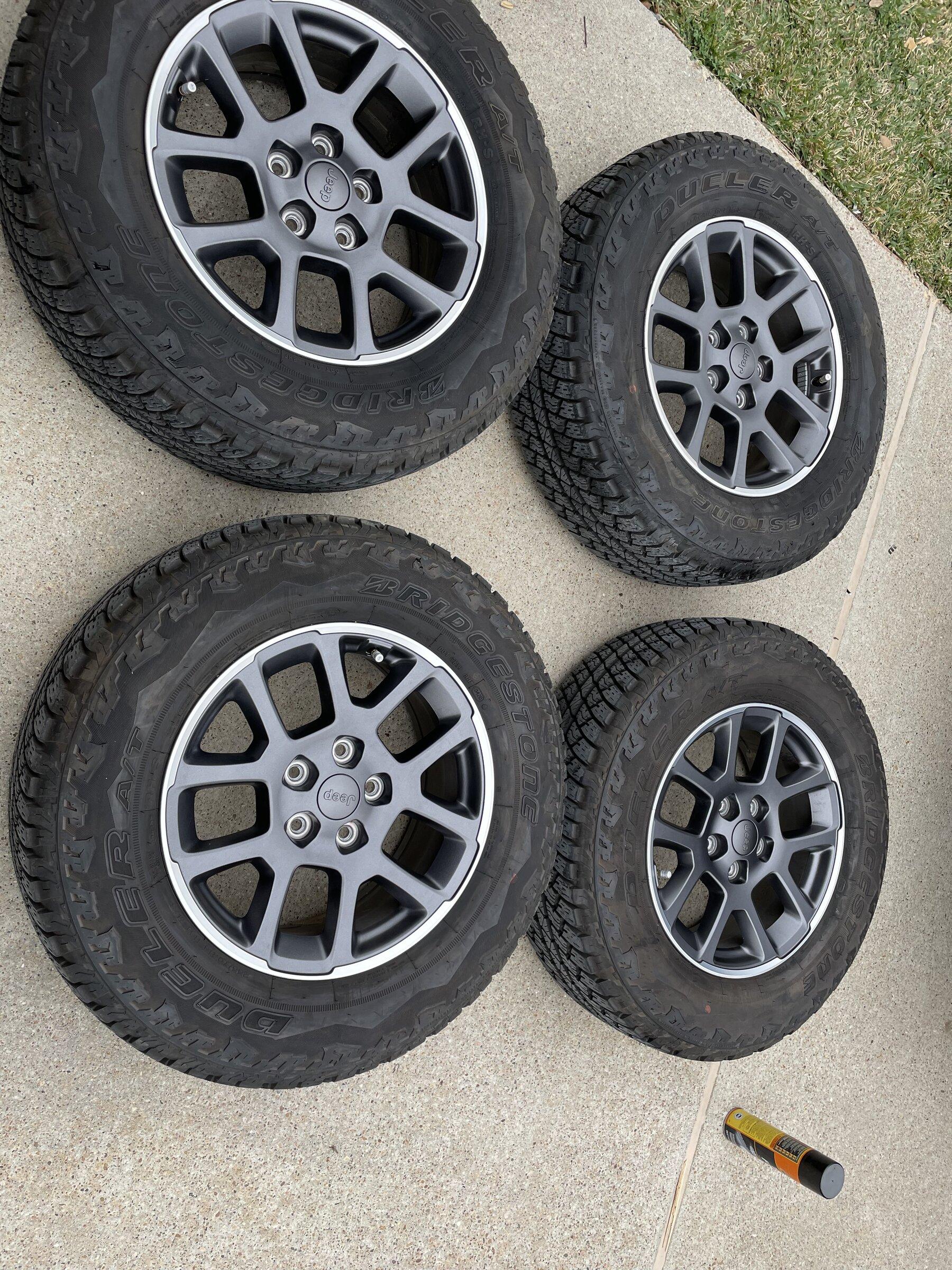 Jeep Gladiator Gladiator Overland Stock Wheels and Tires C394E235-A21B-493F-971D-B236ADD8D2A1