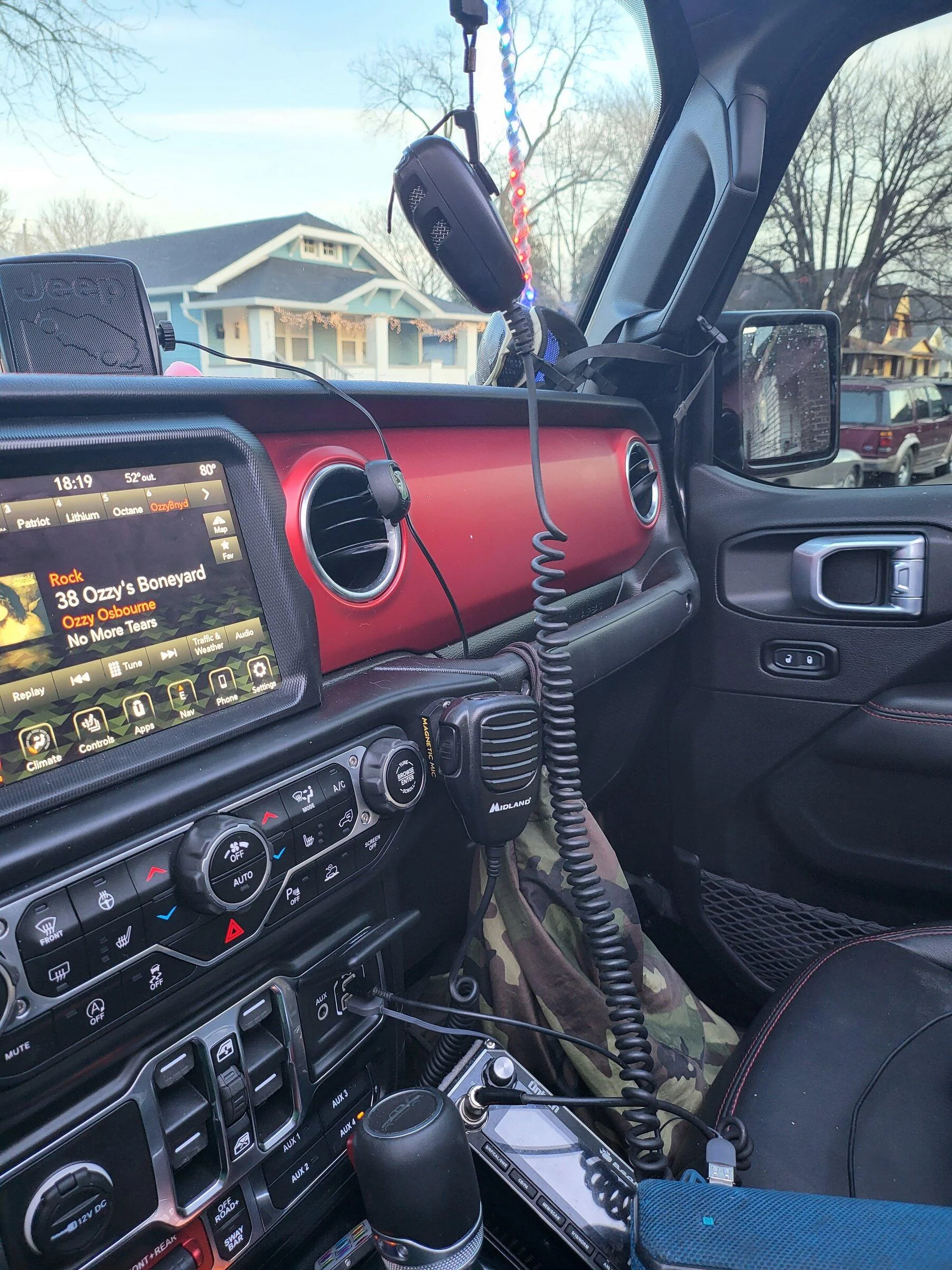 Jeep Gladiator Midland MXT275 Install 20220228_181917