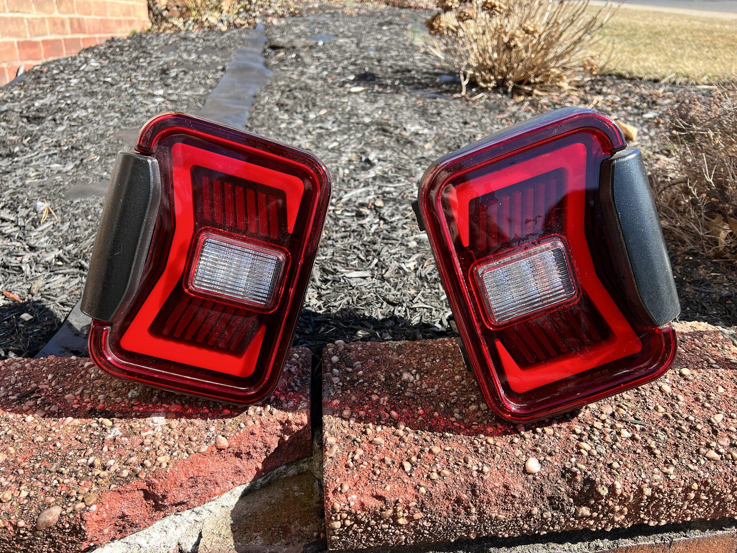 Jeep Gladiator Gladiator Led tail lights aftermarket B08D764B-3C67-4F10-9E83-70458CED5876