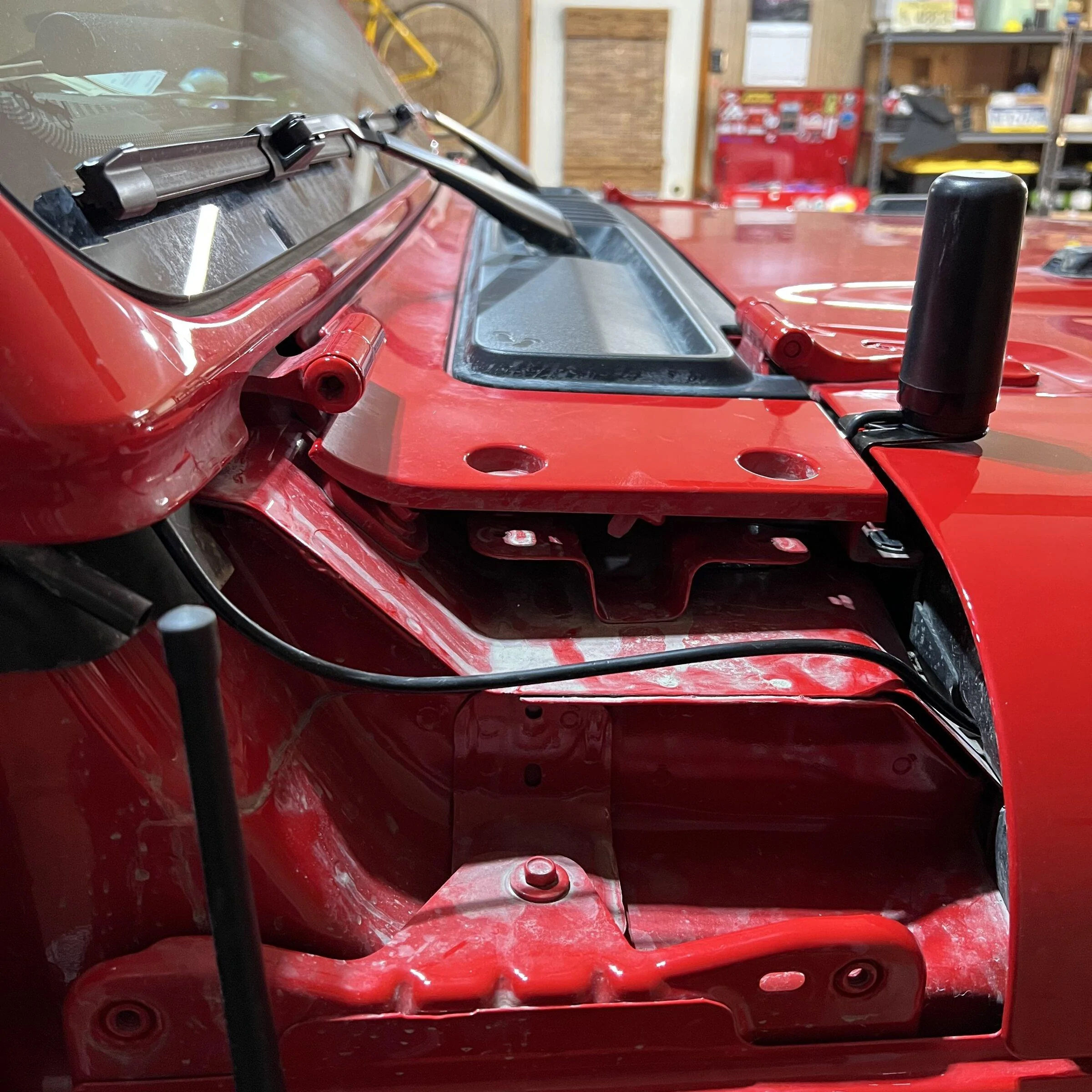 Jeep Gladiator Installed the Midland MXT500 GMRS radio and their Ghost 3db antenna 28696EEC-E2EB-45B8-8547-B9C7728FE35C