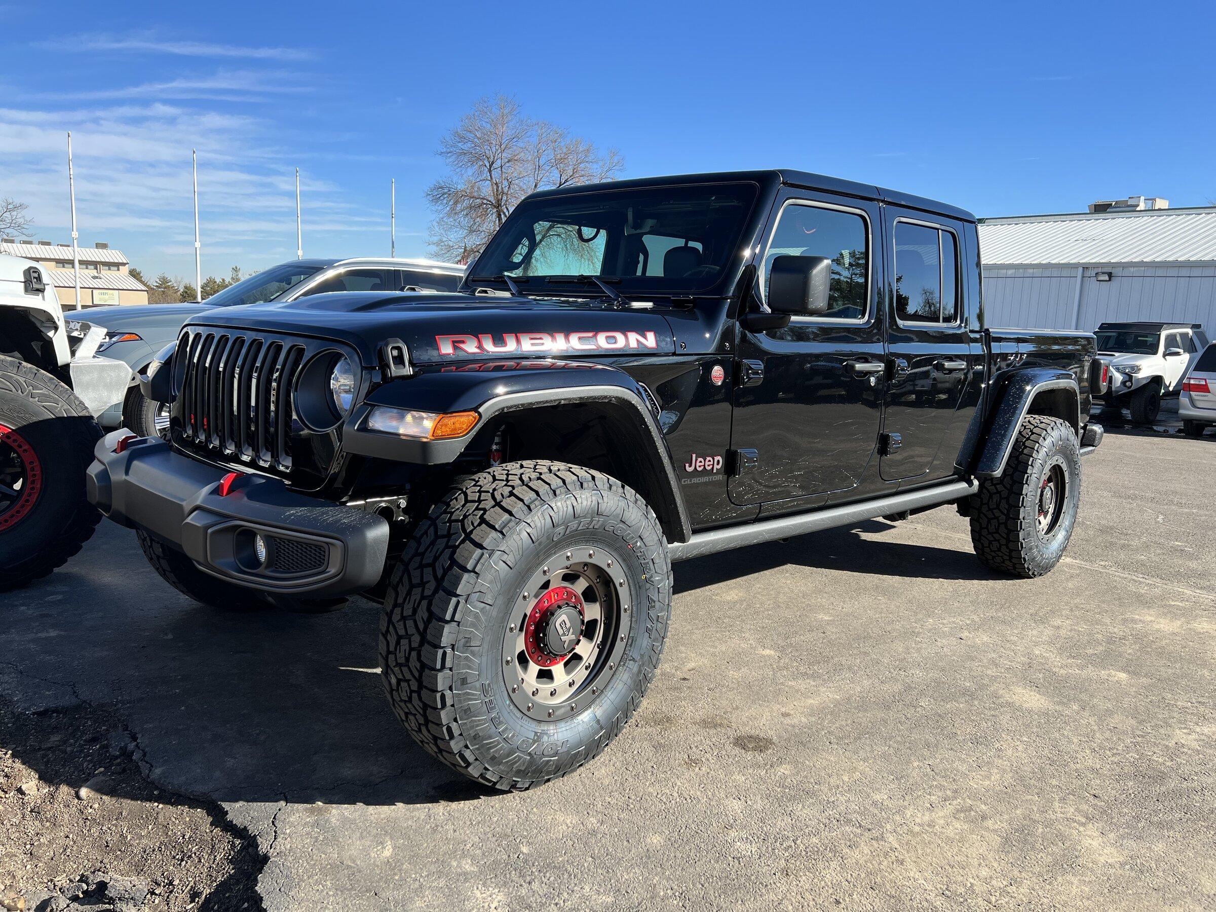 Jeep Gladiator Black is played out, let's see some colored rims 3D2D4484-5169-4768-AF0D-8735B8AB9483