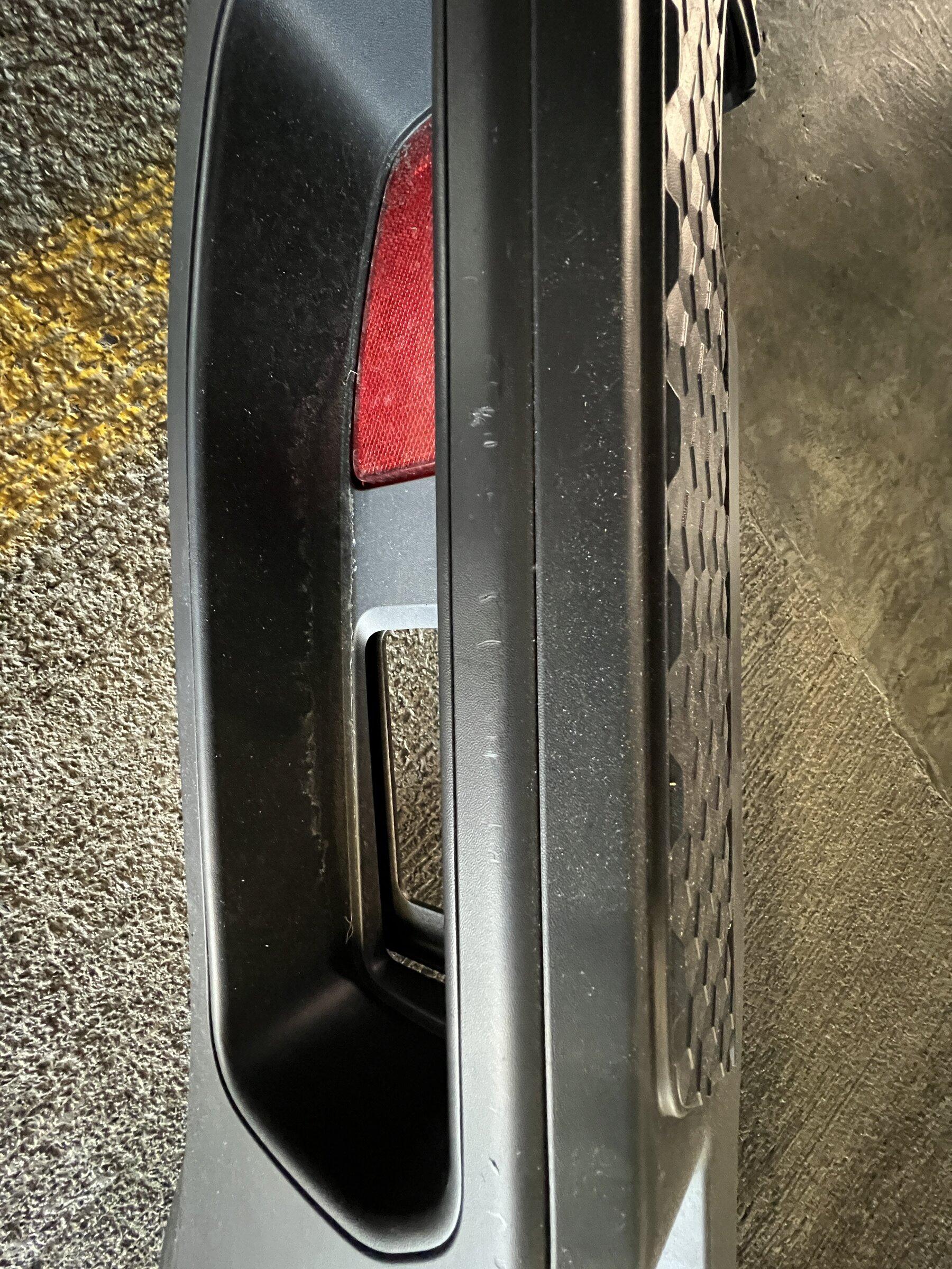 Jeep Gladiator Rear OEM Bumper - Minor Scuffs 9F43BD73-9476-4312-BAA7-F7E1B5AFF77B_1_100_o