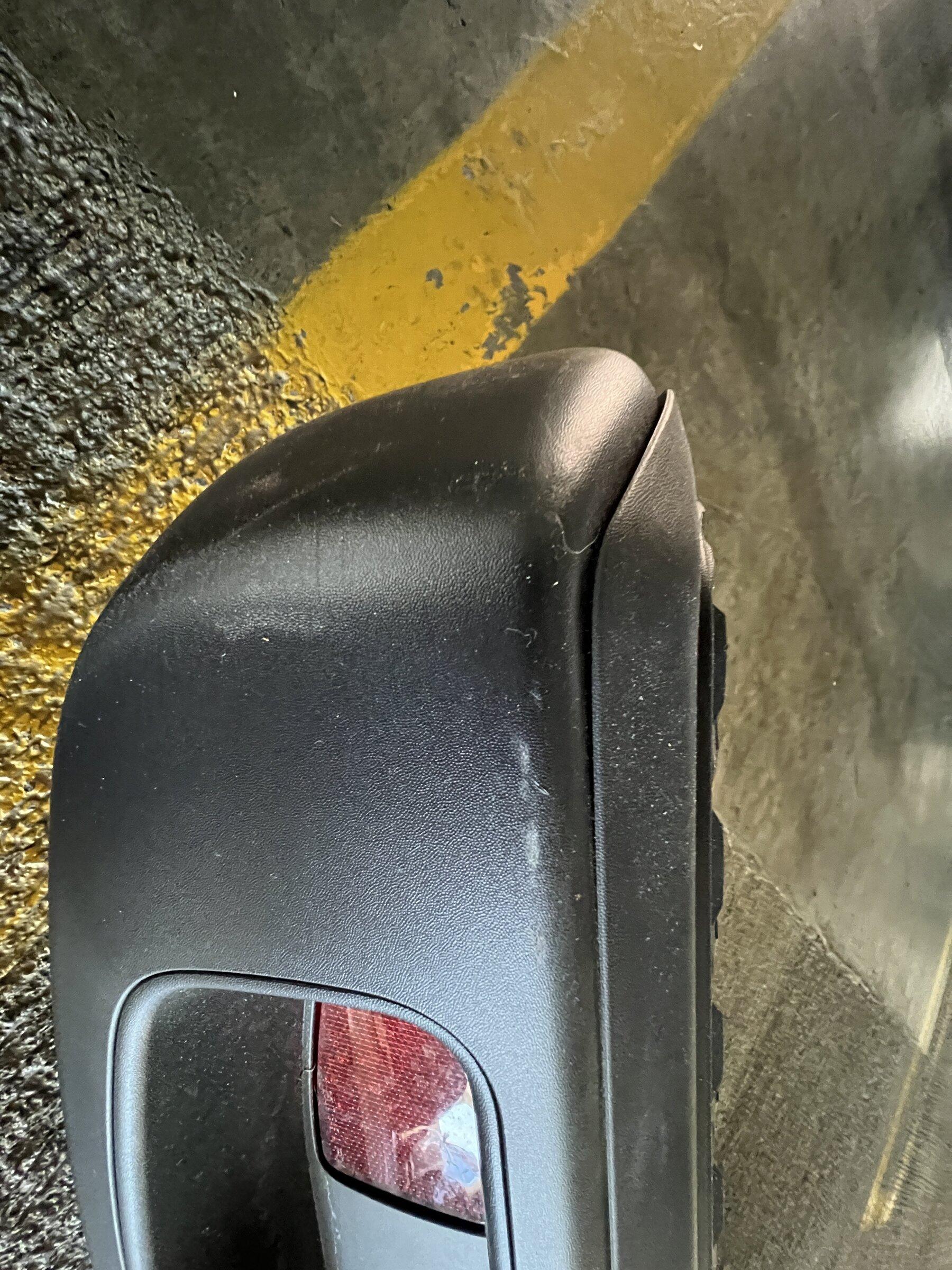 Jeep Gladiator Rear OEM Bumper - Minor Scuffs 0D646C6D-46D6-4CC1-96A5-91241E505A15_1_100_o
