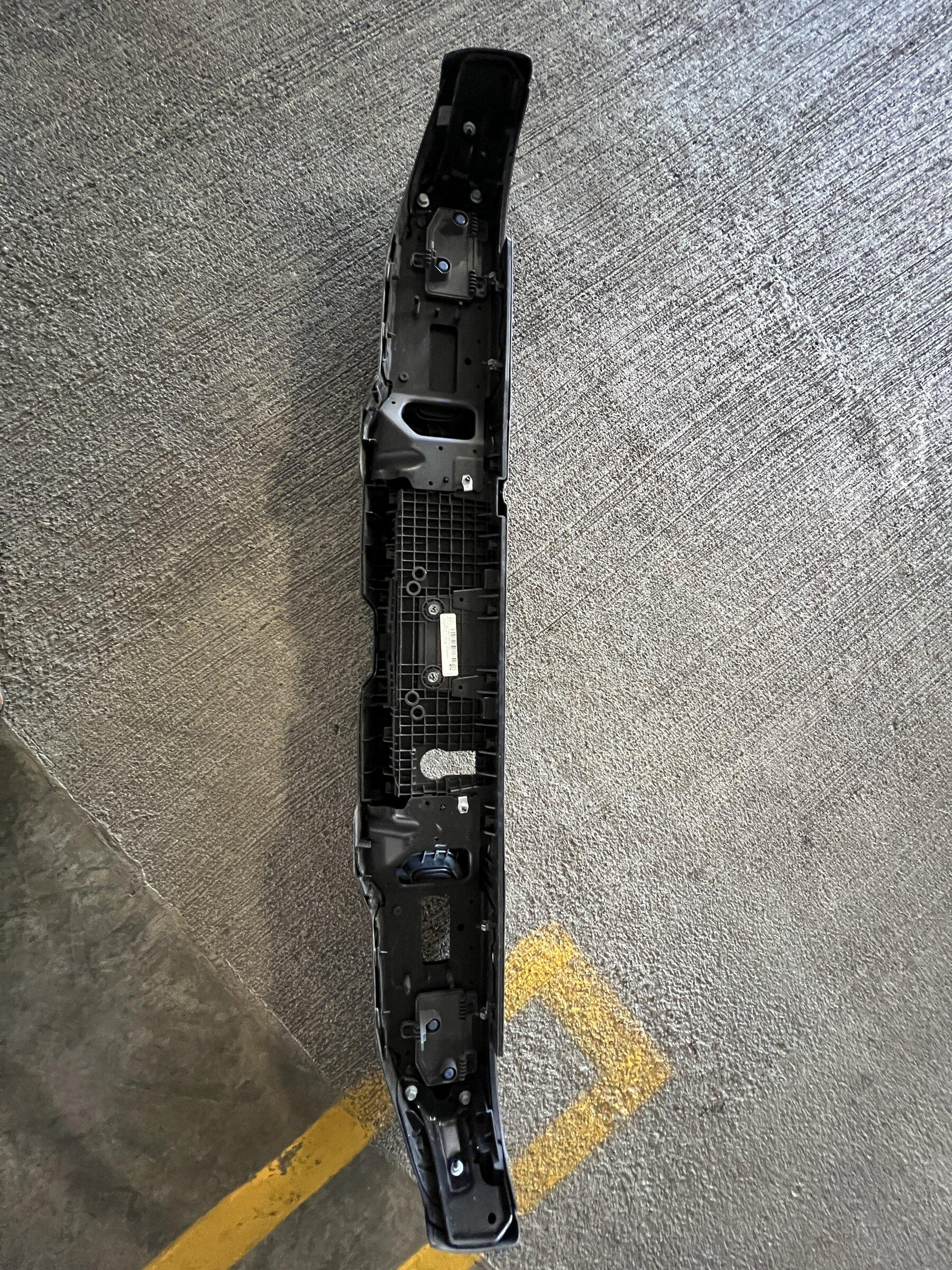 Jeep Gladiator Rear OEM Bumper - Minor Scuffs EA145FA6-3AA5-41A7-A7A8-495075429780_1_100_o