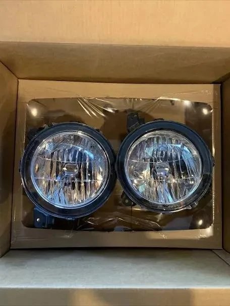Jeep Gladiator Halogen Headlight Set - $100 2F66C283-AC19-4C86-A1F7-EDD31B0C5CD6_1_102_o
