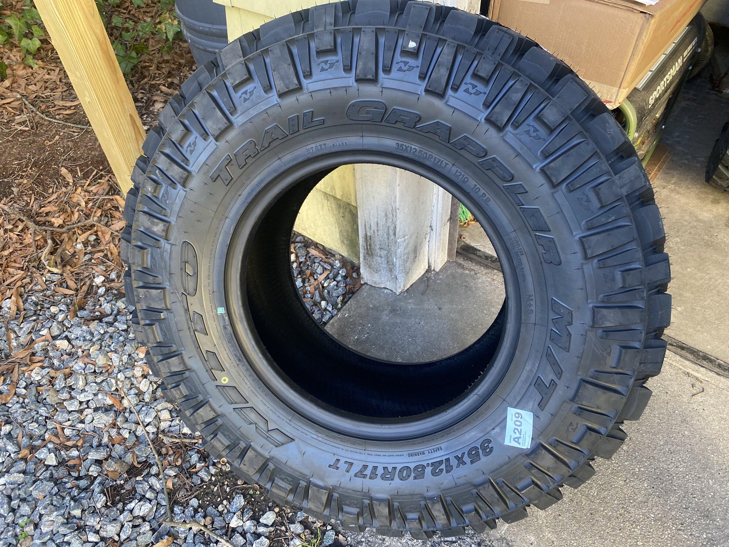 Jeep Gladiator 35x12.5 r17 Nitto Trail Grapplers 01E5FAD2-4D9B-431F-B065-318375C891AA