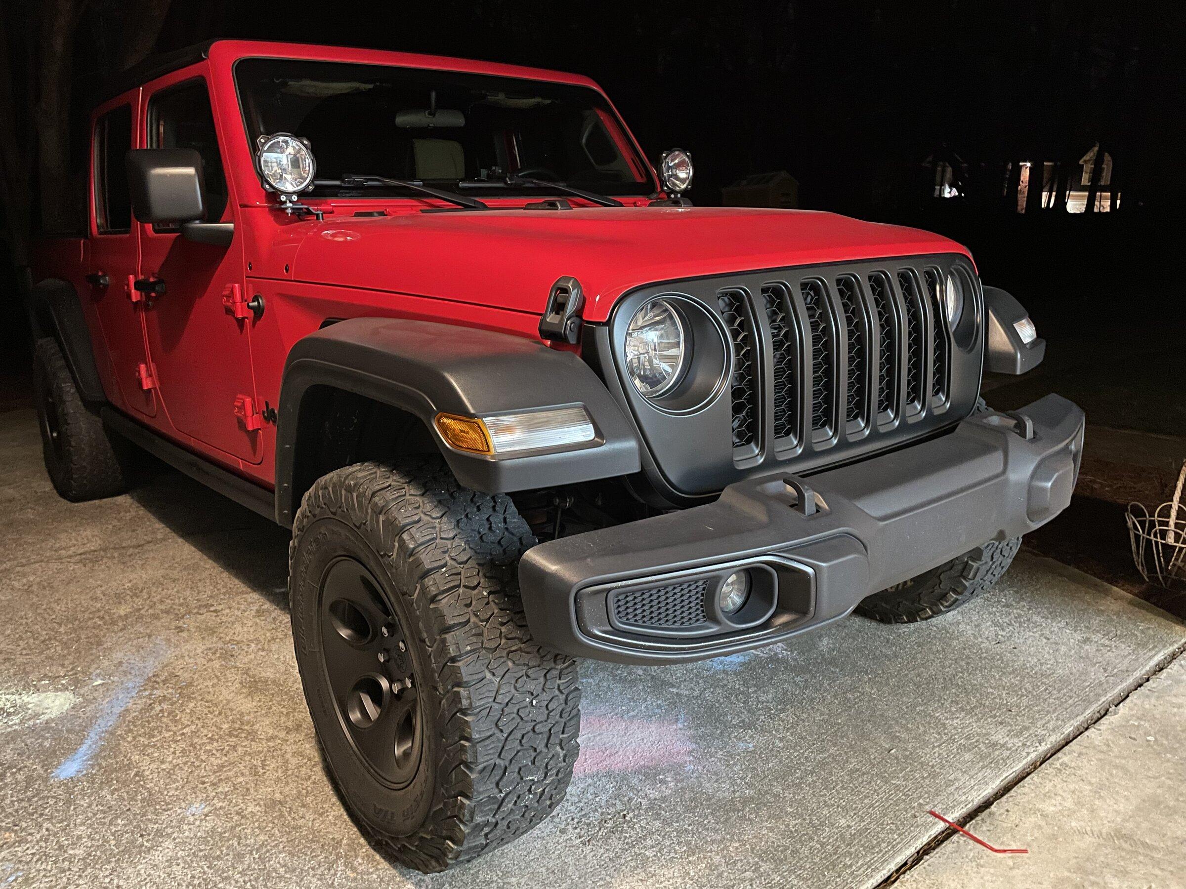 Jeep Gladiator Silver or Satin Black Saltas? 5B0809DC-56B0-477B-9FDA-BC081468CC40
