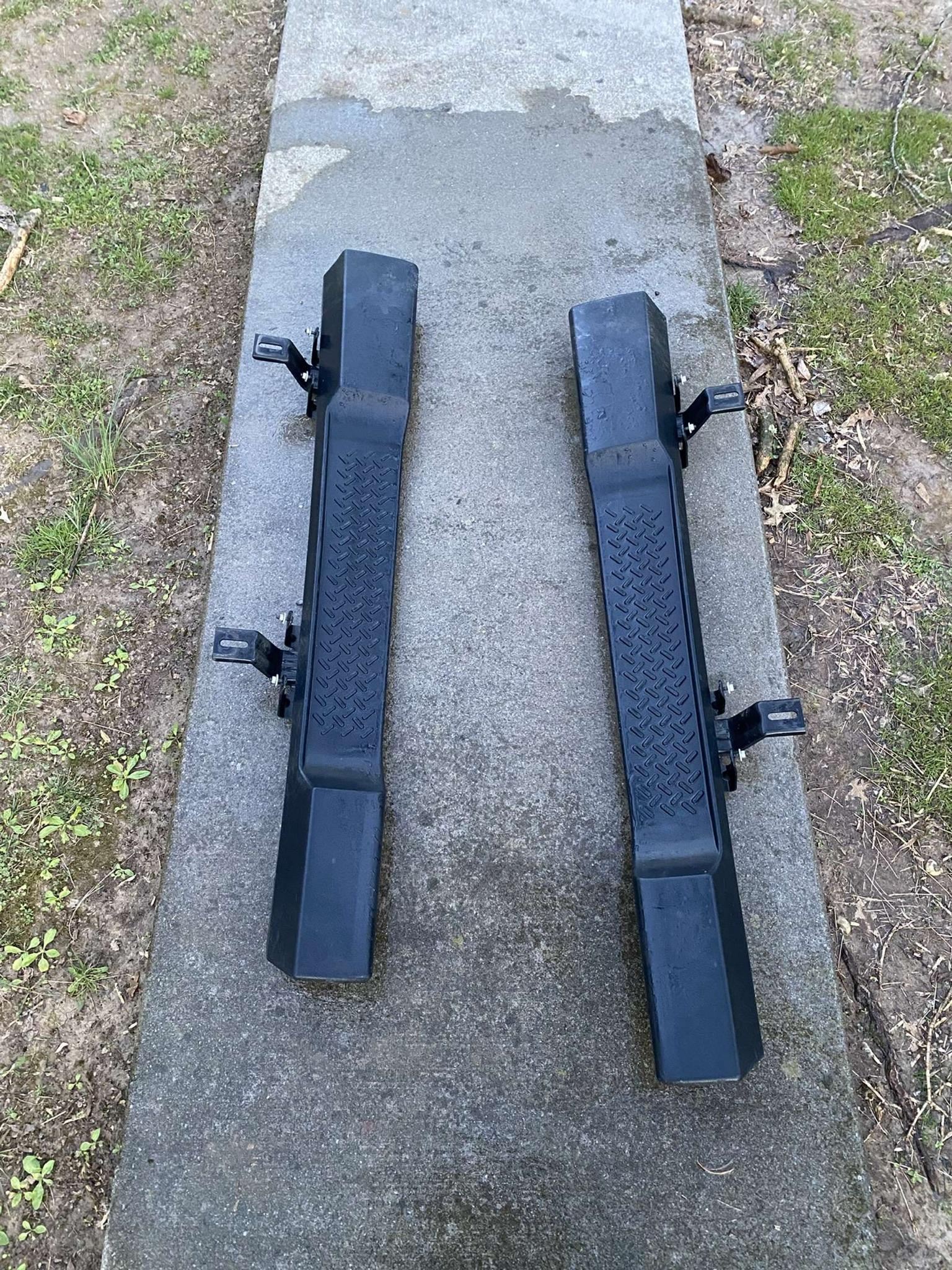 Jeep Gladiator Mopar JK 2 door running boards F2D9D647-3808-4572-8AEA-8C374DD51A8A