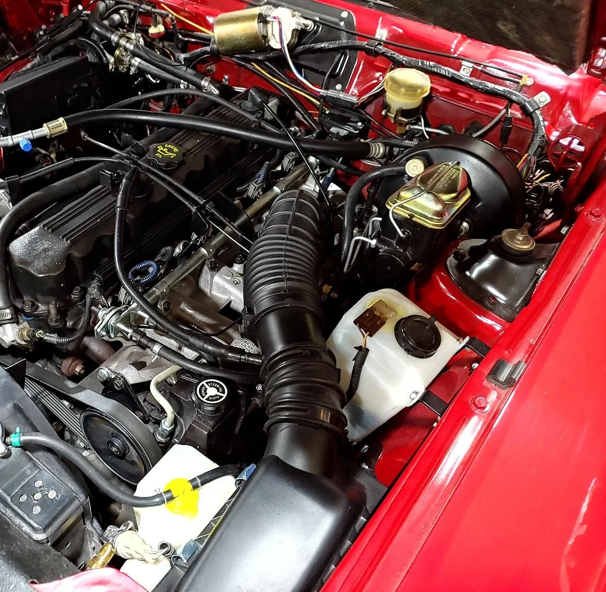 Jeep Gladiator Water fording depth - Update eng-bay-left-frnt
