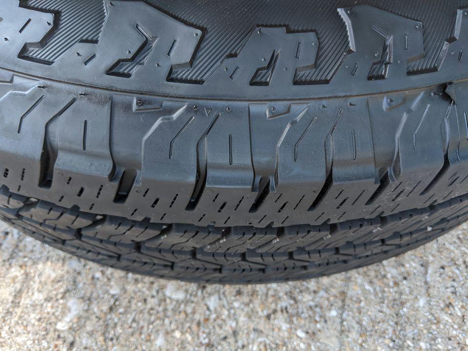 Jeep Gladiator $650 moving sale: Stock wheels and tires 118887548_1467134826817661_8680474557321534669_n (1)