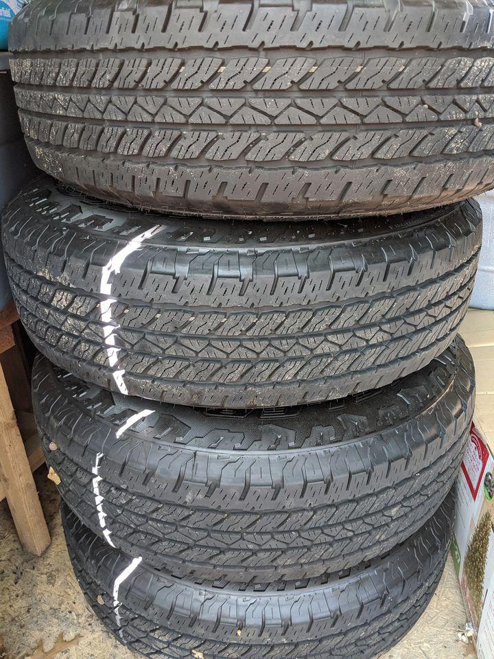 Jeep Gladiator $650 moving sale: Stock wheels and tires 119020687_1467134746817669_2939893612988963205_n (1)