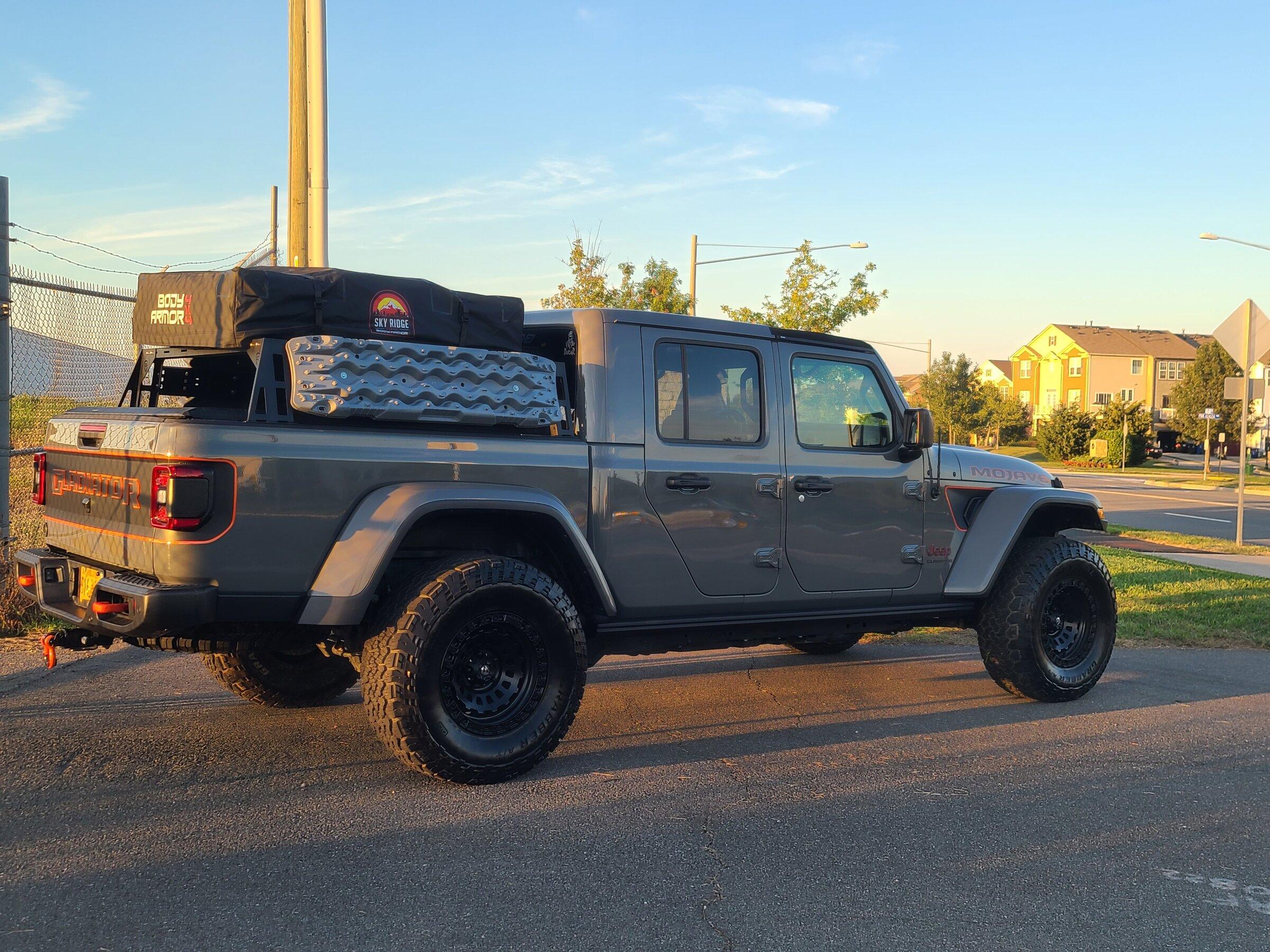 Jeep Gladiator Lets see those bed rack and tent combos! 20211014_180011