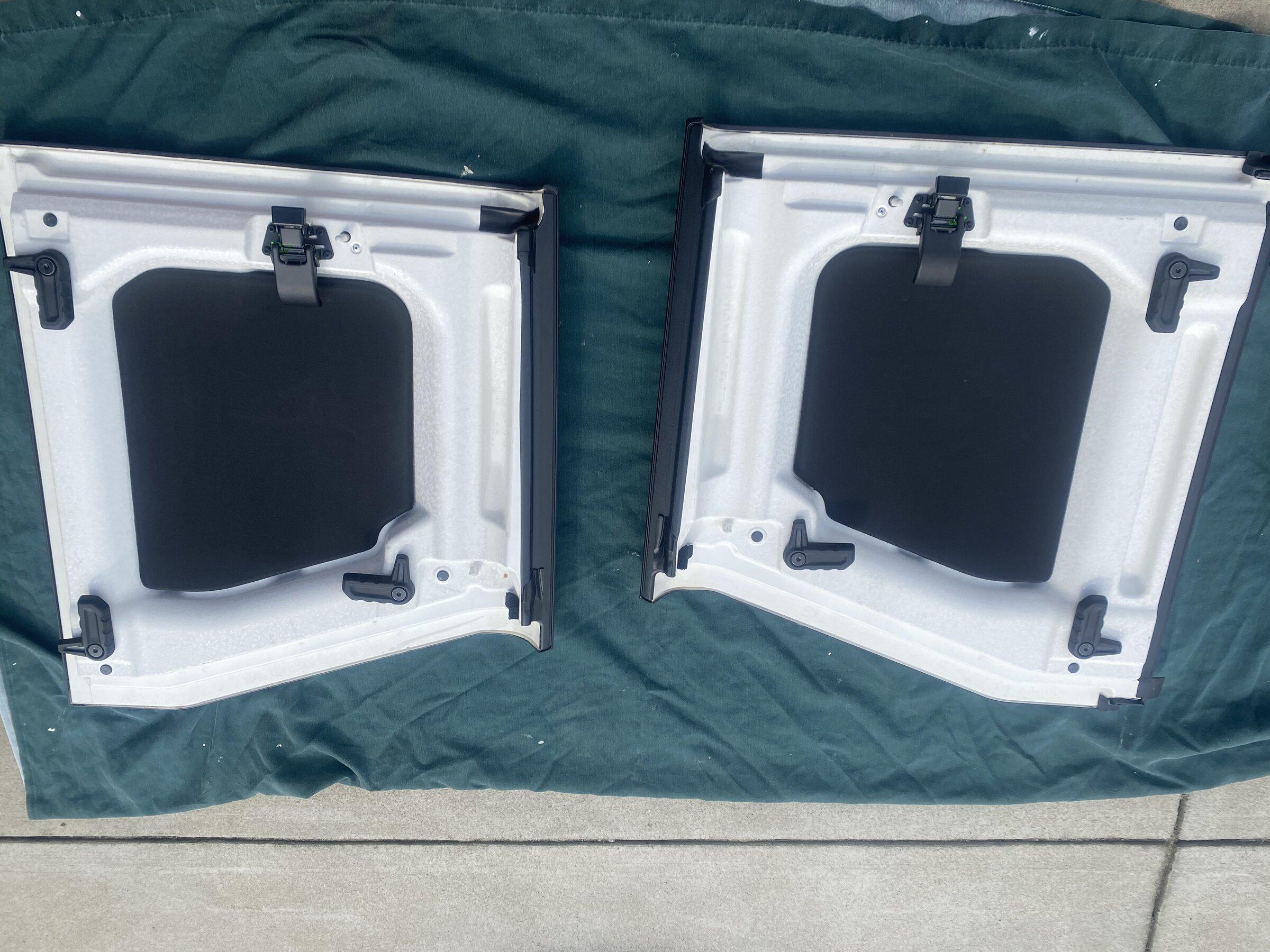 Jeep Gladiator Black Textured Freedom tops with insulation and bag $400 EE0FD321-64CB-4C88-877E-4D4DF203FF3E