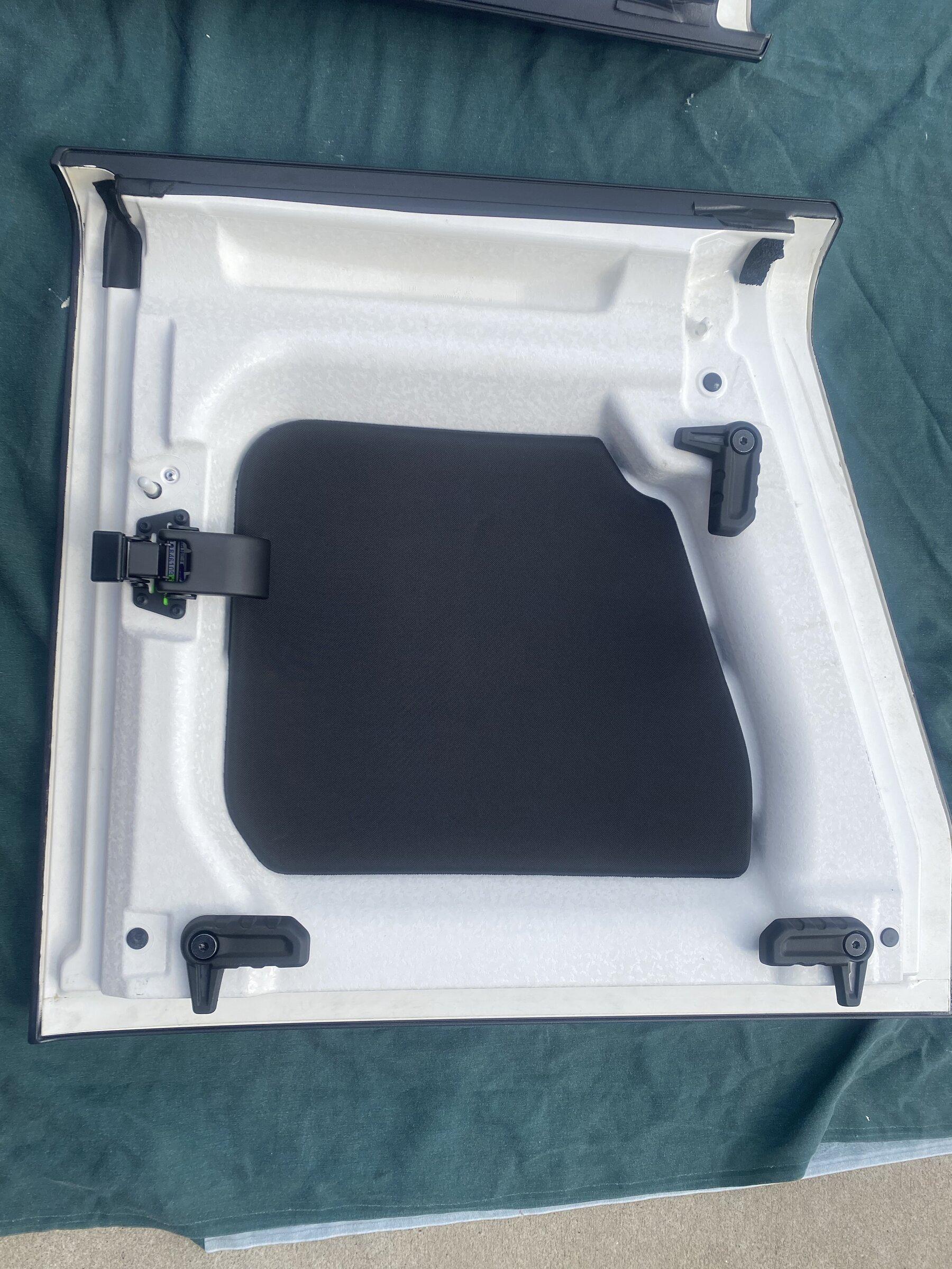 Jeep Gladiator Black Textured Freedom tops with insulation and bag $400 3EC7C007-200E-4523-9E7C-C09A8BCDA143