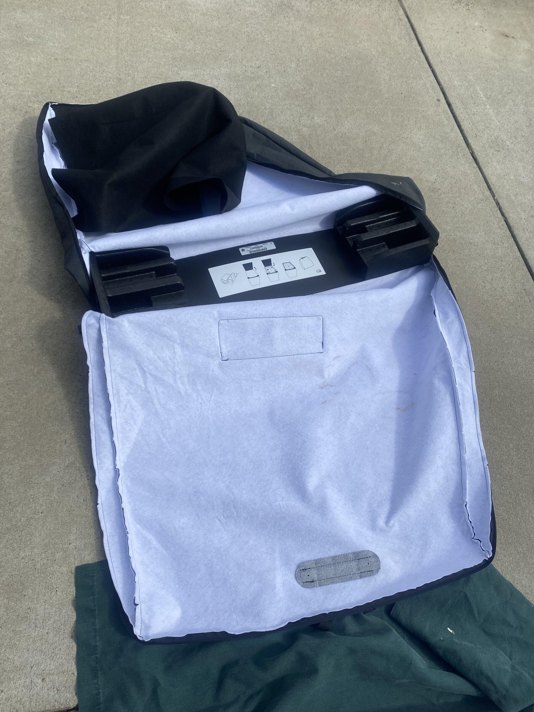 Jeep Gladiator Black Textured Freedom tops with insulation and bag $400 35F400AD-7FA7-4086-A45E-84AD666E2352
