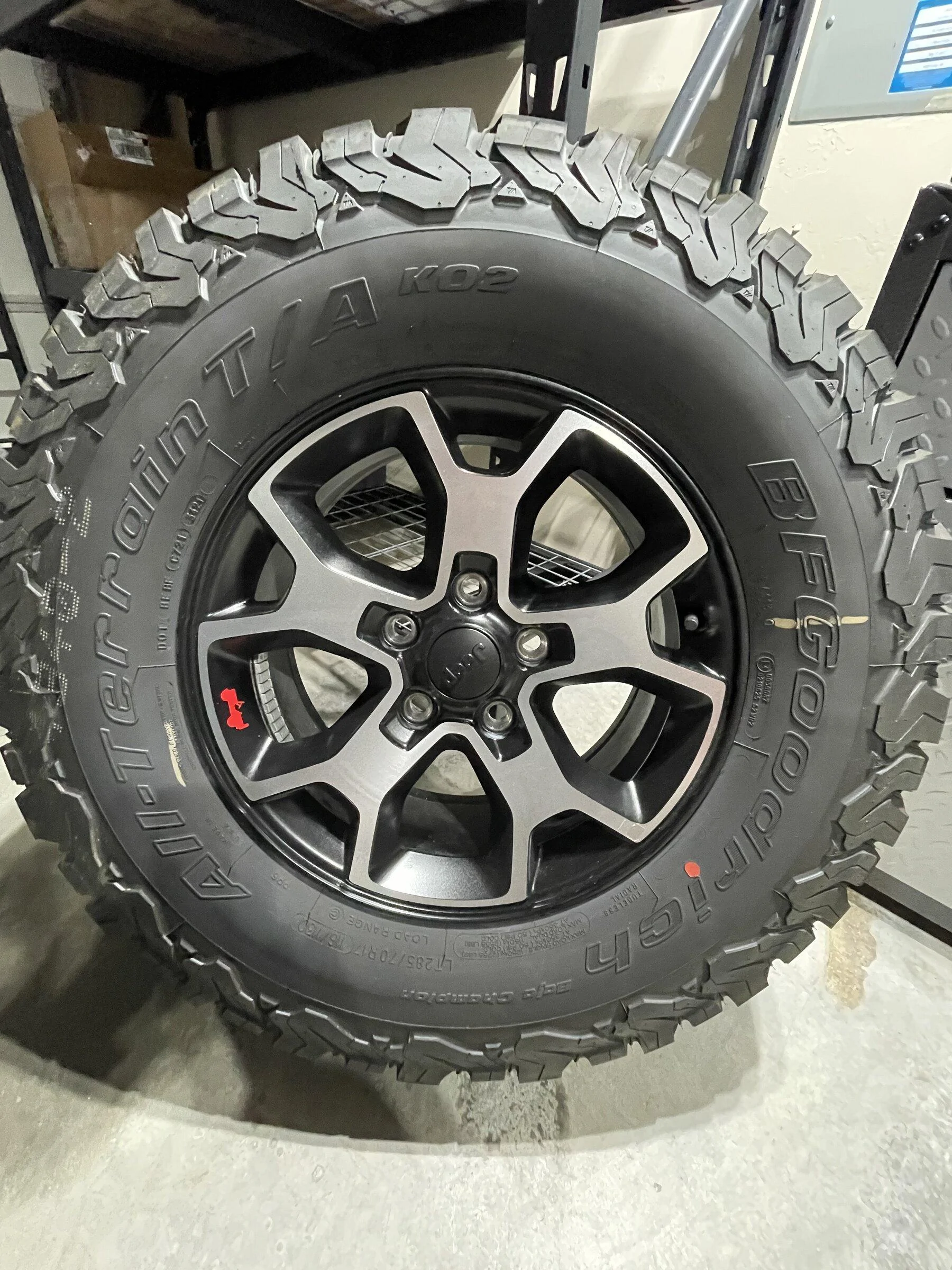 Jeep Gladiator Rubi Take Off Wheels, Tires, Sensors 356F0B6A-63C0-46D9-B1FB-6DDAC907DBA2