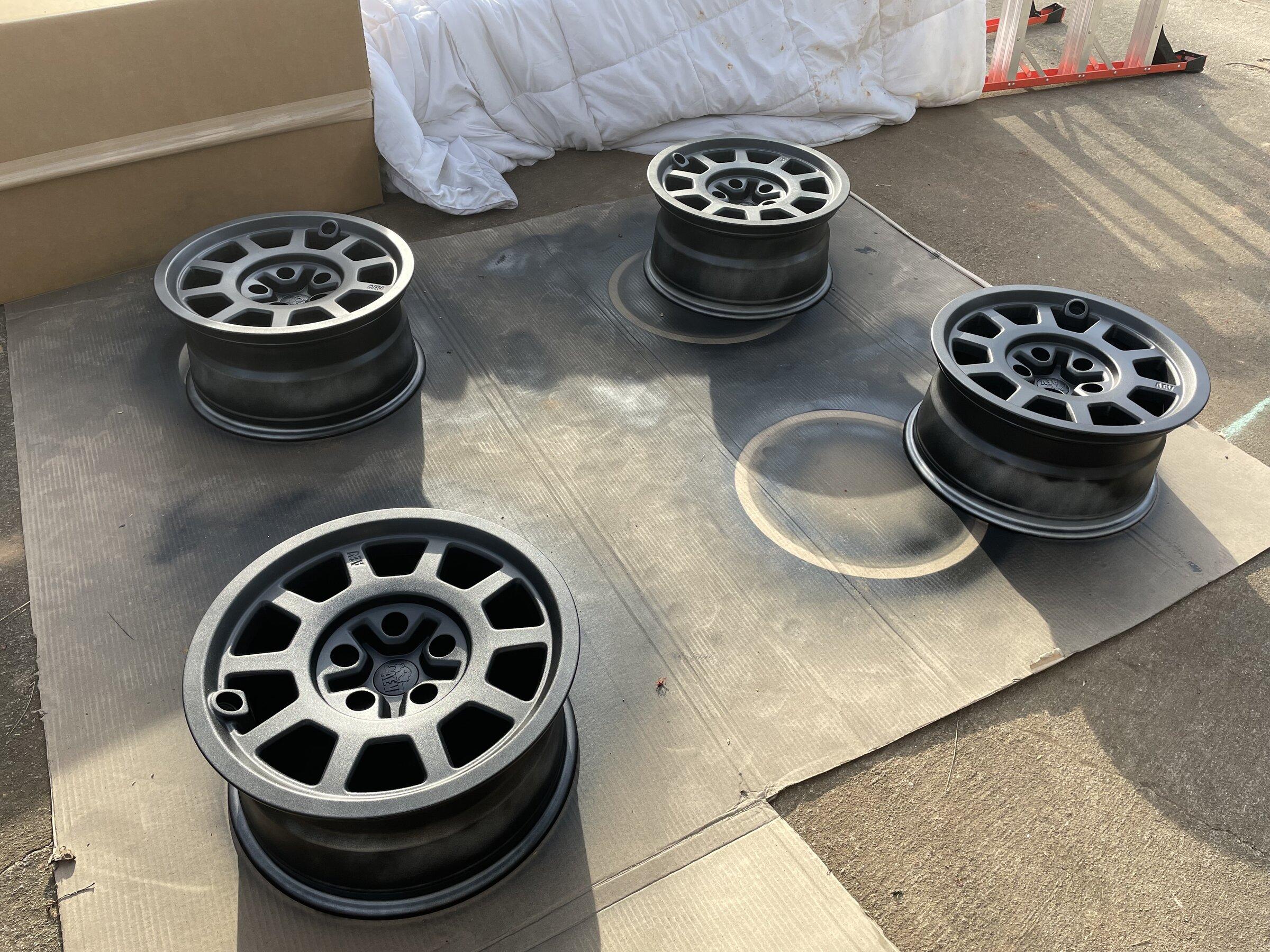Jeep Gladiator Silver or Satin Black Saltas? 54C68A5F-BAE8-4FE3-A5B8-992E0678FAC1