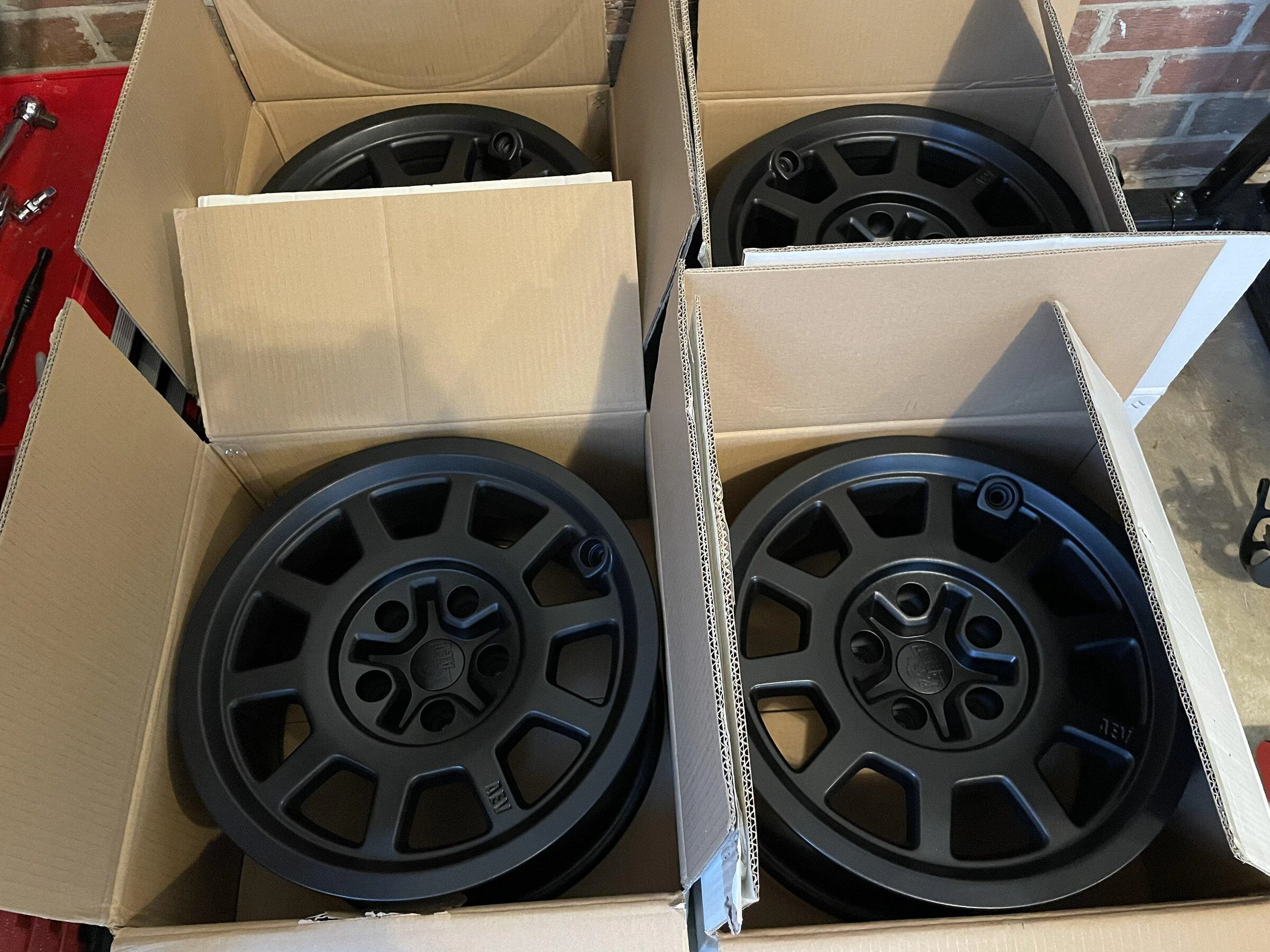 Jeep Gladiator Silver or Satin Black Saltas? FA75160F-F247-46BF-972A-693905D6E555