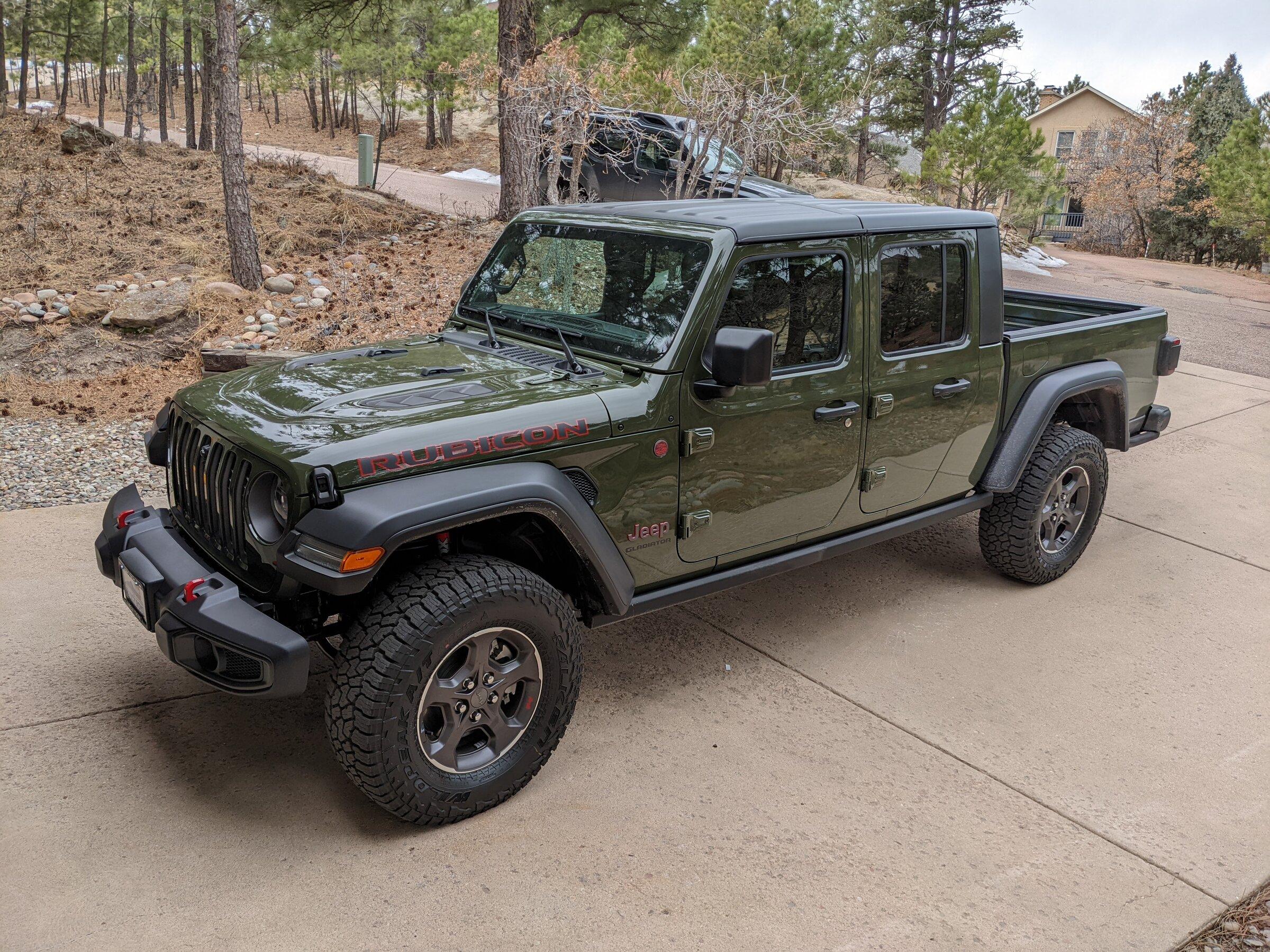 Jeep Gladiator JTRD + Alu-Cab Canopy Camper PXL_20220304_175549442