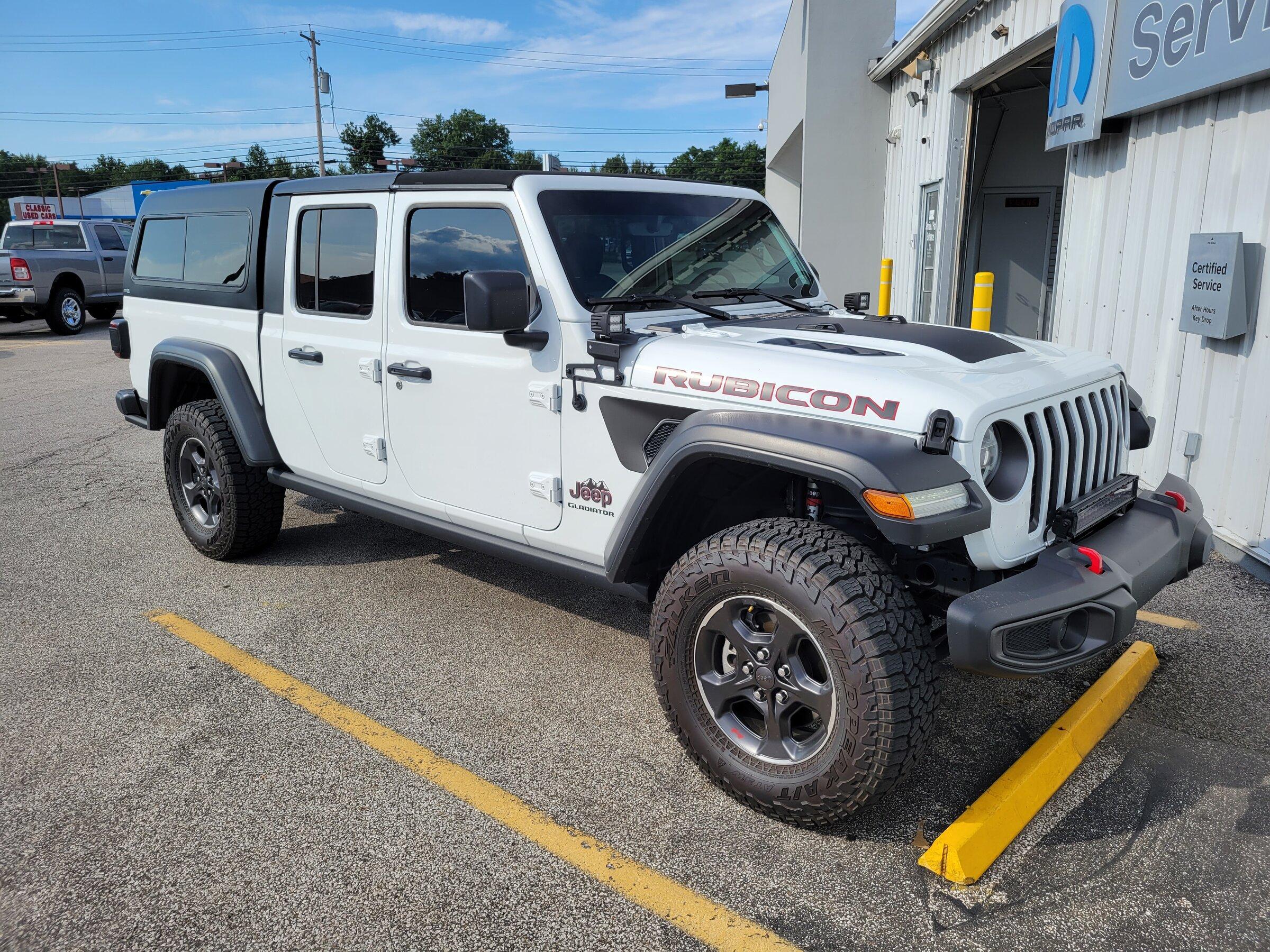 Jeep Gladiator ARE CX Classic Topper 20210903_164818