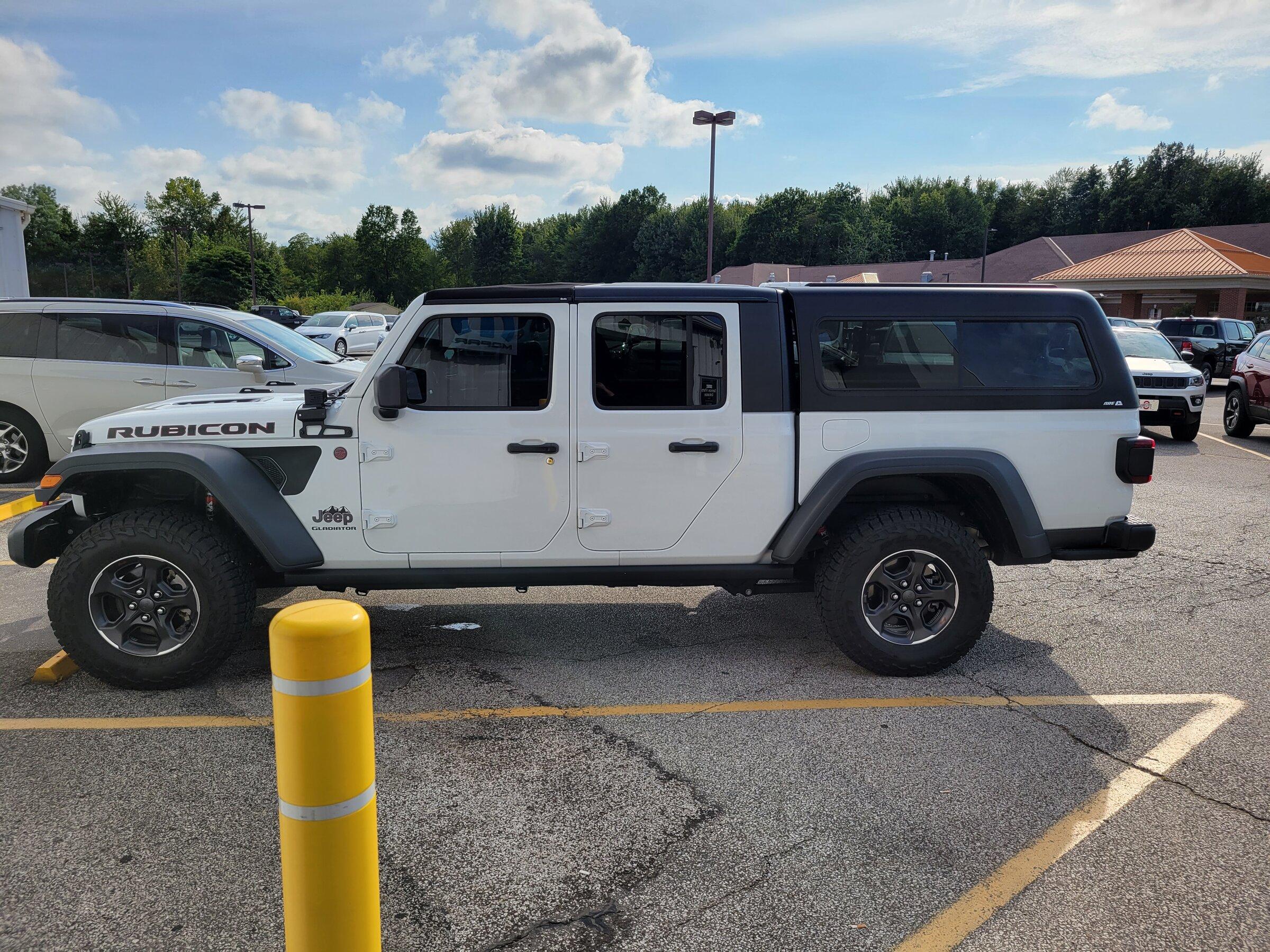 Jeep Gladiator ARE CX Classic Topper 20210903_164803