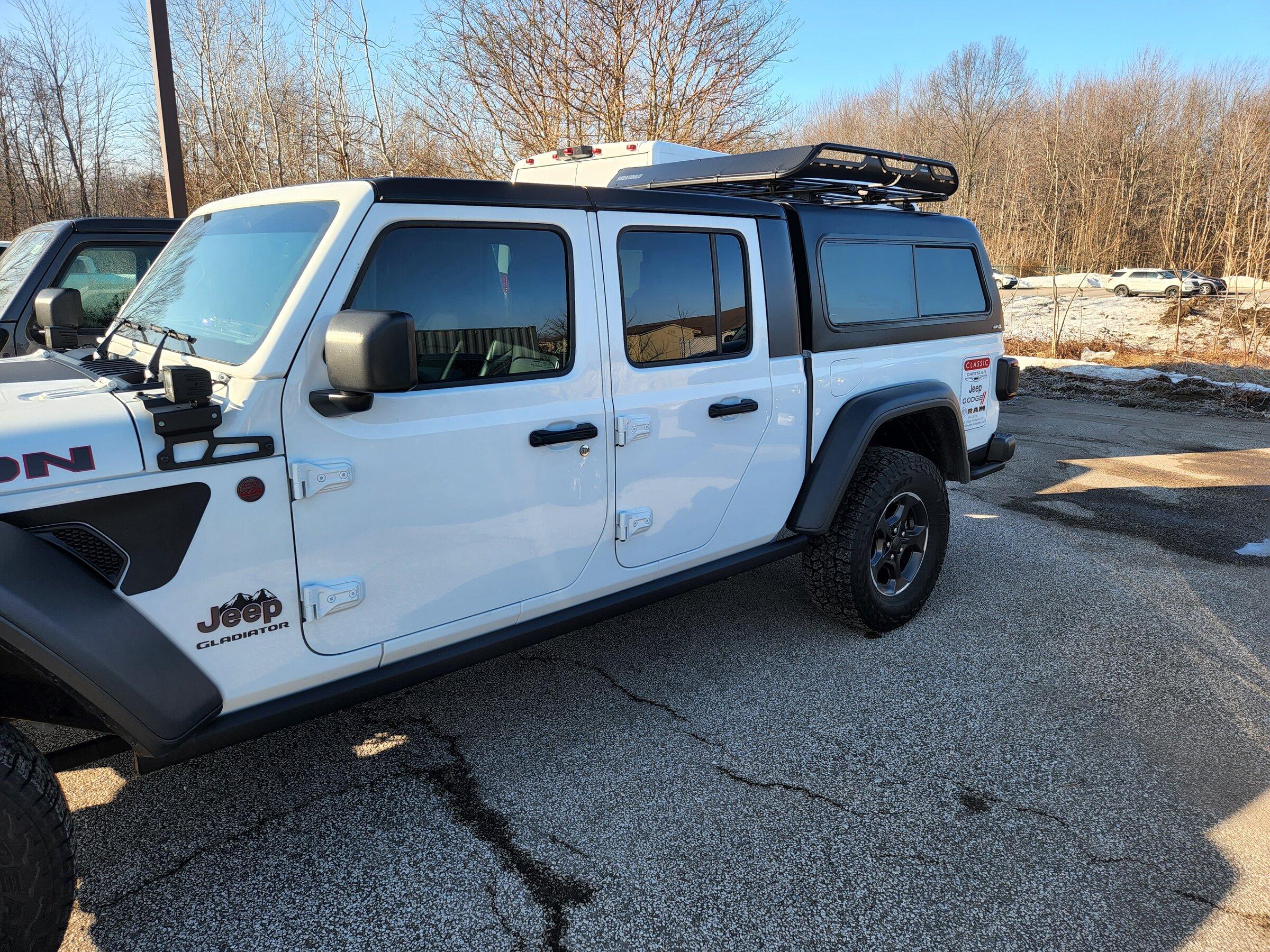 Jeep Gladiator ARE CX Classic Topper 20220302_085705