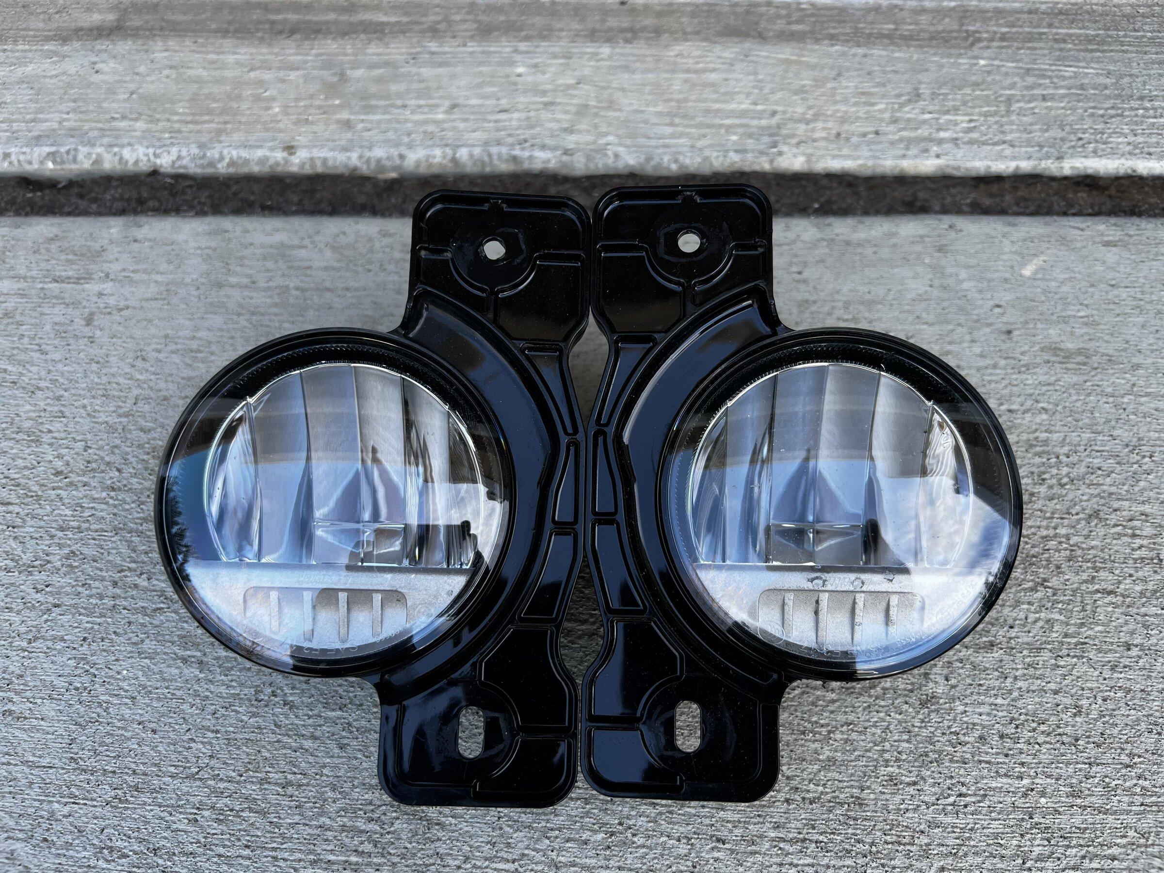 Jeep Gladiator 2021 JTR factory LED Foglamps for sale 8024DAB1-B501-4A18-B48F-F07F1C86BE2D