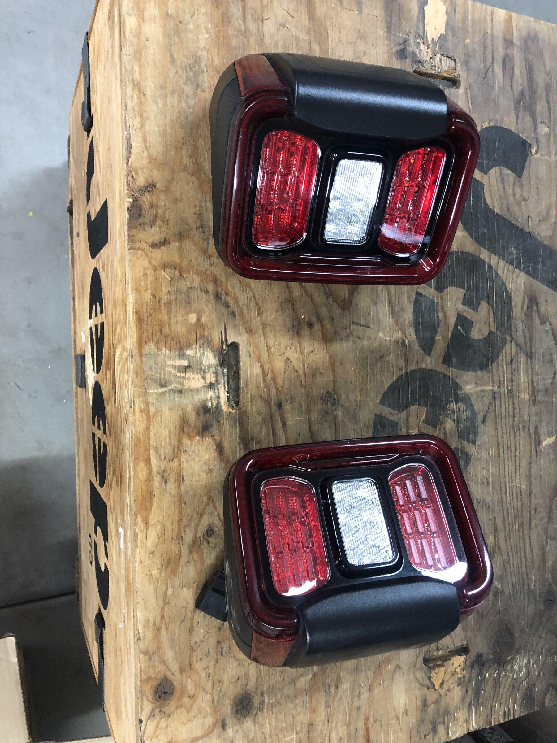 Jeep Gladiator Led oem taillights 4FB3FCA3-BAB9-4CA8-A540-AFC521B7539C