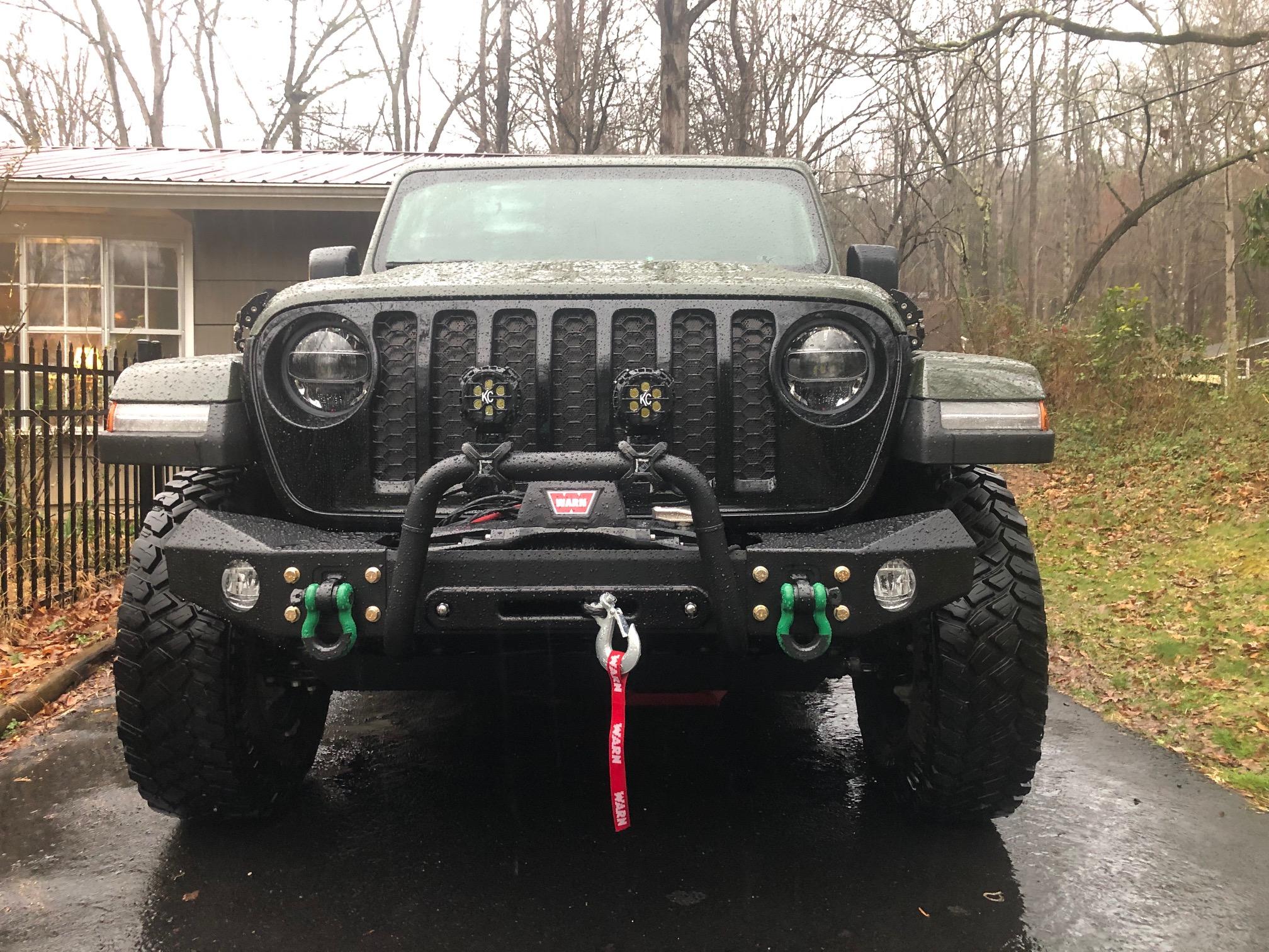 Jeep Gladiator Should I get a winch? Please school me on them. dmTpQHA