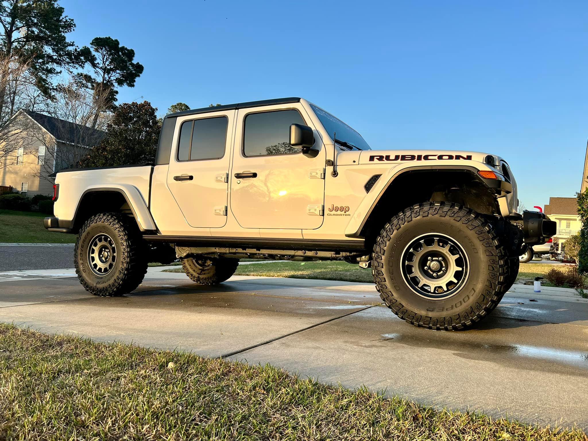 Jeep Gladiator BRIGHT WHITE Gladiator JT Club 275319652_10159682935985761_9103487365260472244_n